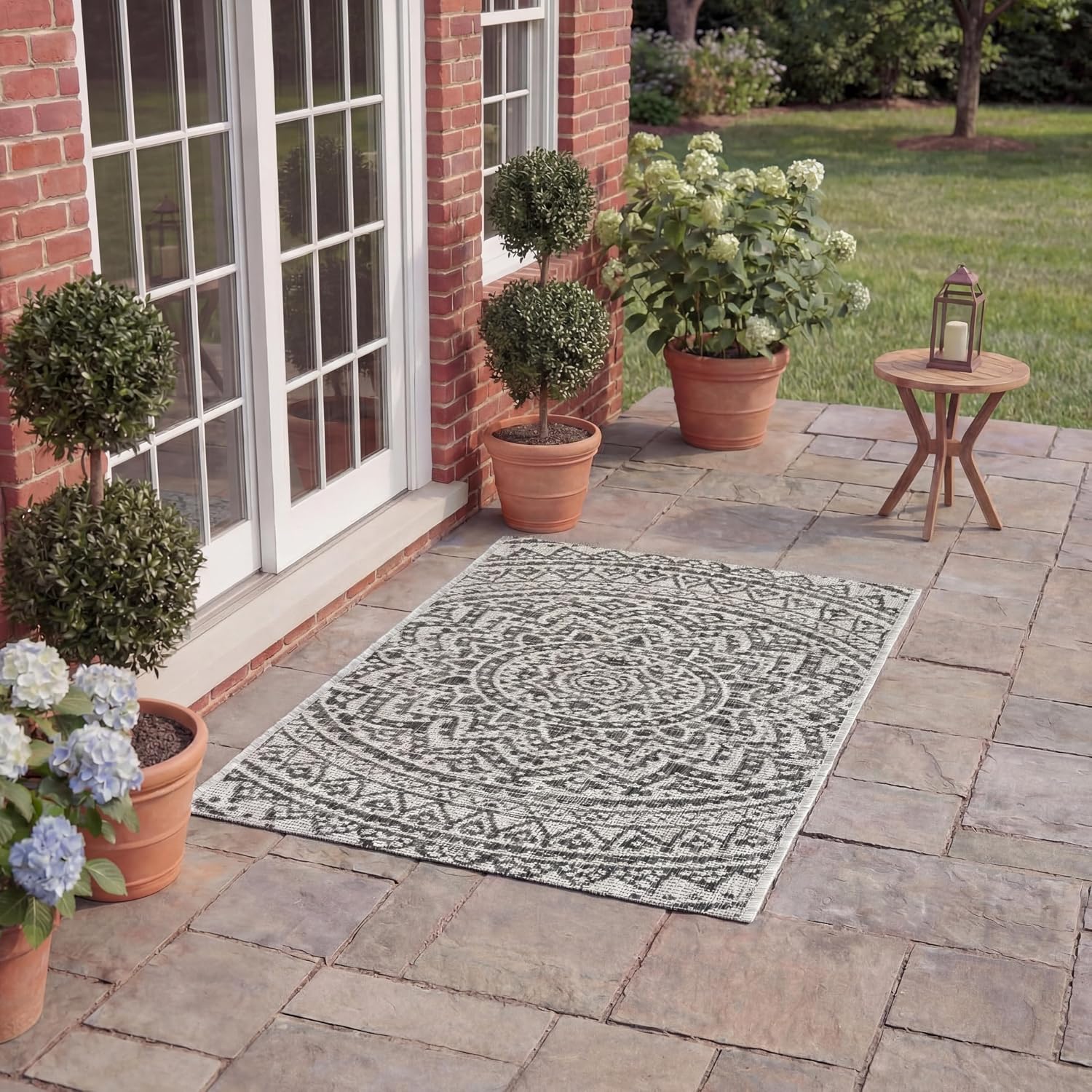 SAFAVIEH Washable Rug Outdoor Courtyard Collection - 2' x 3'7", Light Grey & Black, Non-Shedding & Easy Cleaning, Ideal for Patio, Front Door, Entryway, Doormat (CY8734-37612)