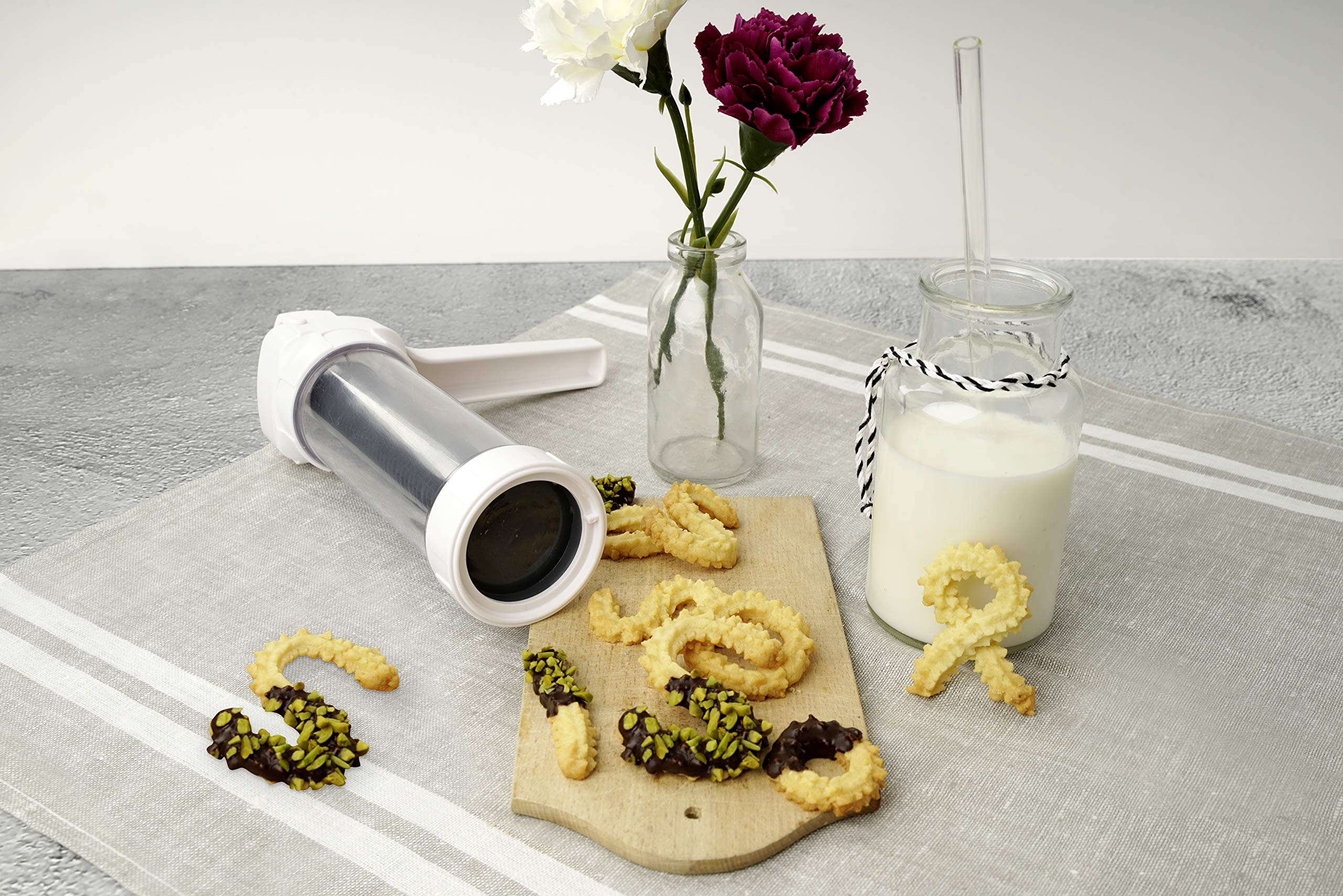 Dr. Oetker Presse à Pâtisserie avec 12 Disques et 6 Douilles Presse à Biscuits Seringue Haute Qualité pour Décorations, Presse à Biscuits avec Grand Volume de Remplissage (Couleur : Blanc/Gris)