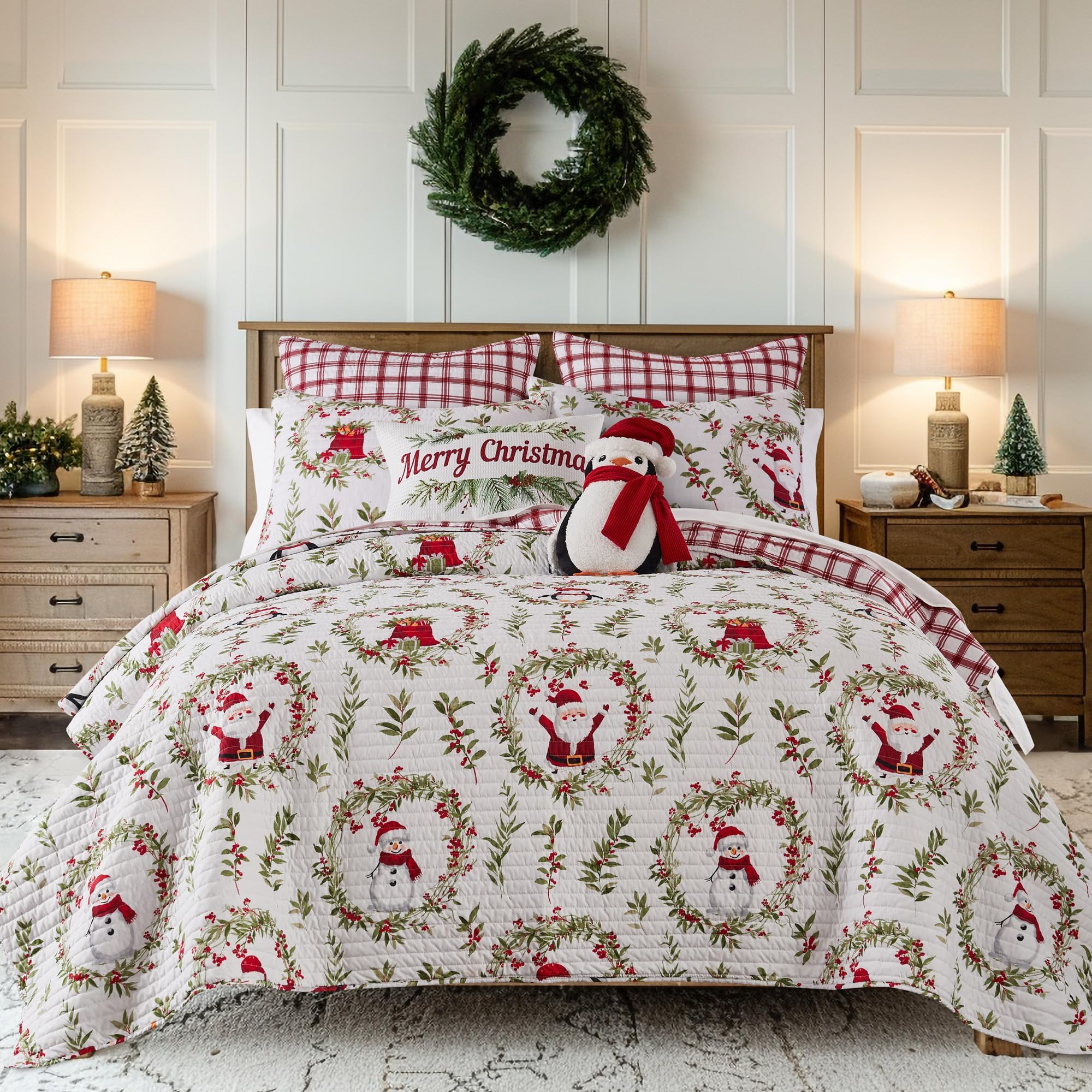 Pine & Plaid Quilt Set - King Quilt and Two King Shams - Holiday Wreath - Red White Green - Quilt (106x92in.) and Shams (20x36in.) - Reversible - Polyester