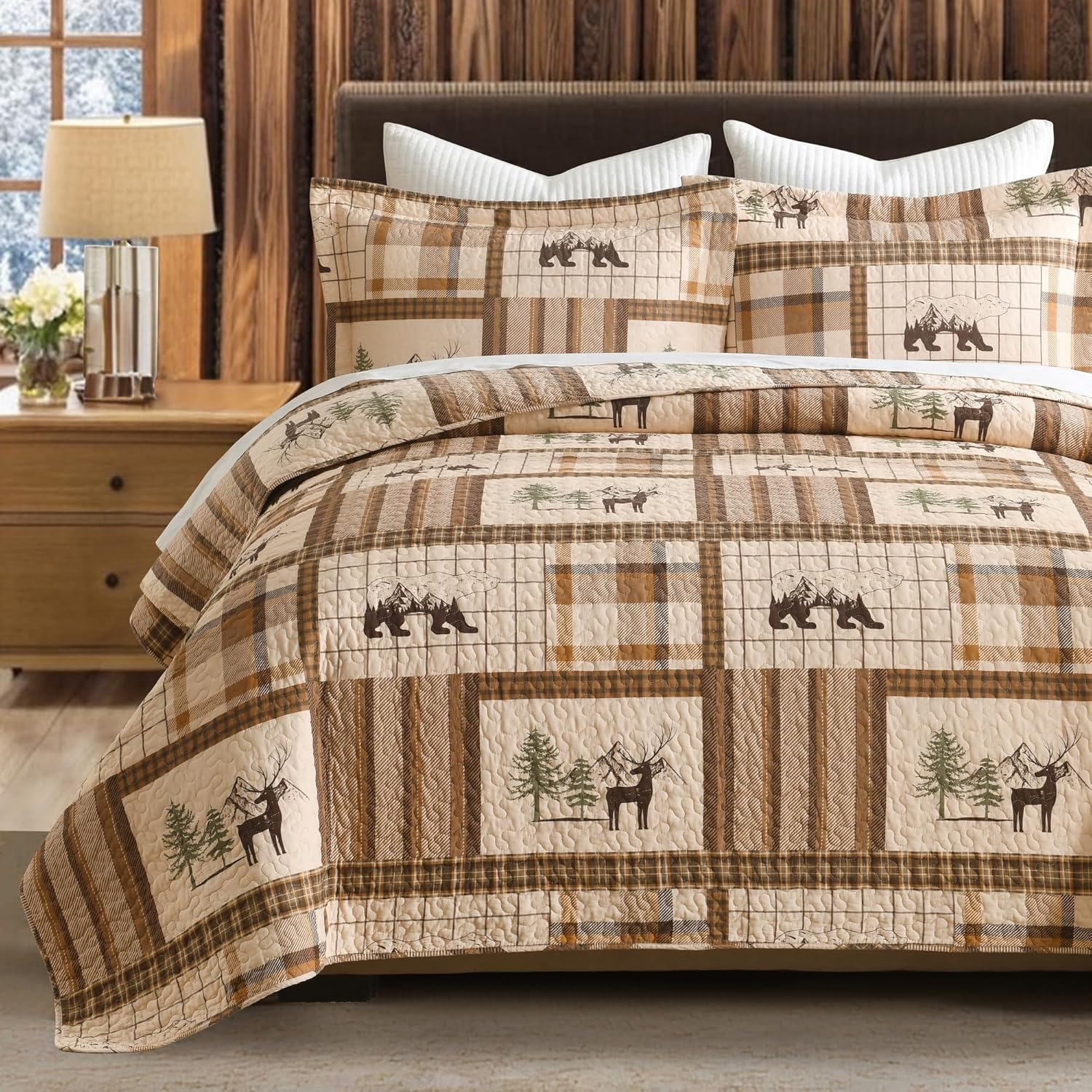 100% Cotton Patchwork King Quilt Set - Deer & Bear Plaid Farmhouse Quilts - Rustic Cabin Wildlife Woodland Lightweight Bedspread Coverlet - 3 Piece, Light Brown/Cream/Green | Breathable & Soft, Rustic Decor