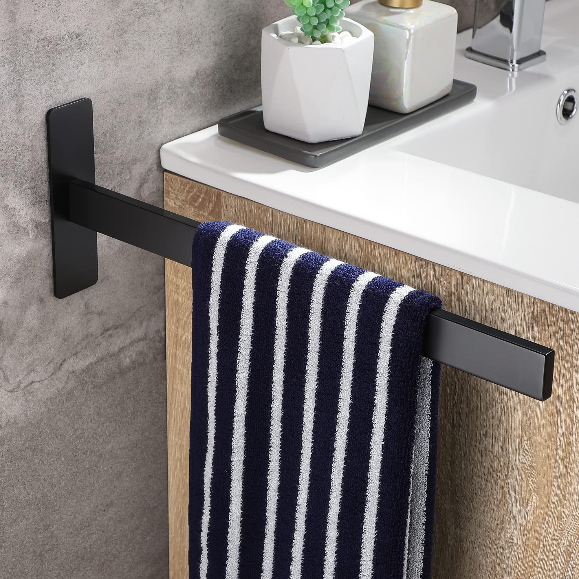 Armadietto Pensile Da Bagno 'Borlänge' Con Barra Portaasciugamano E Sportelli A Rete Bambu En Casa 84994877