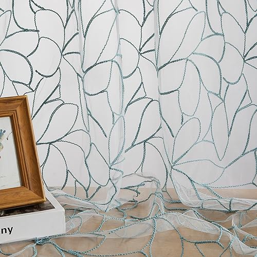 Warm Home Designs Cortina de ducha blanca de 72 pulgadas con bordado azul. Tela de cortina de ducha bordada transparente con diseño bohemio o