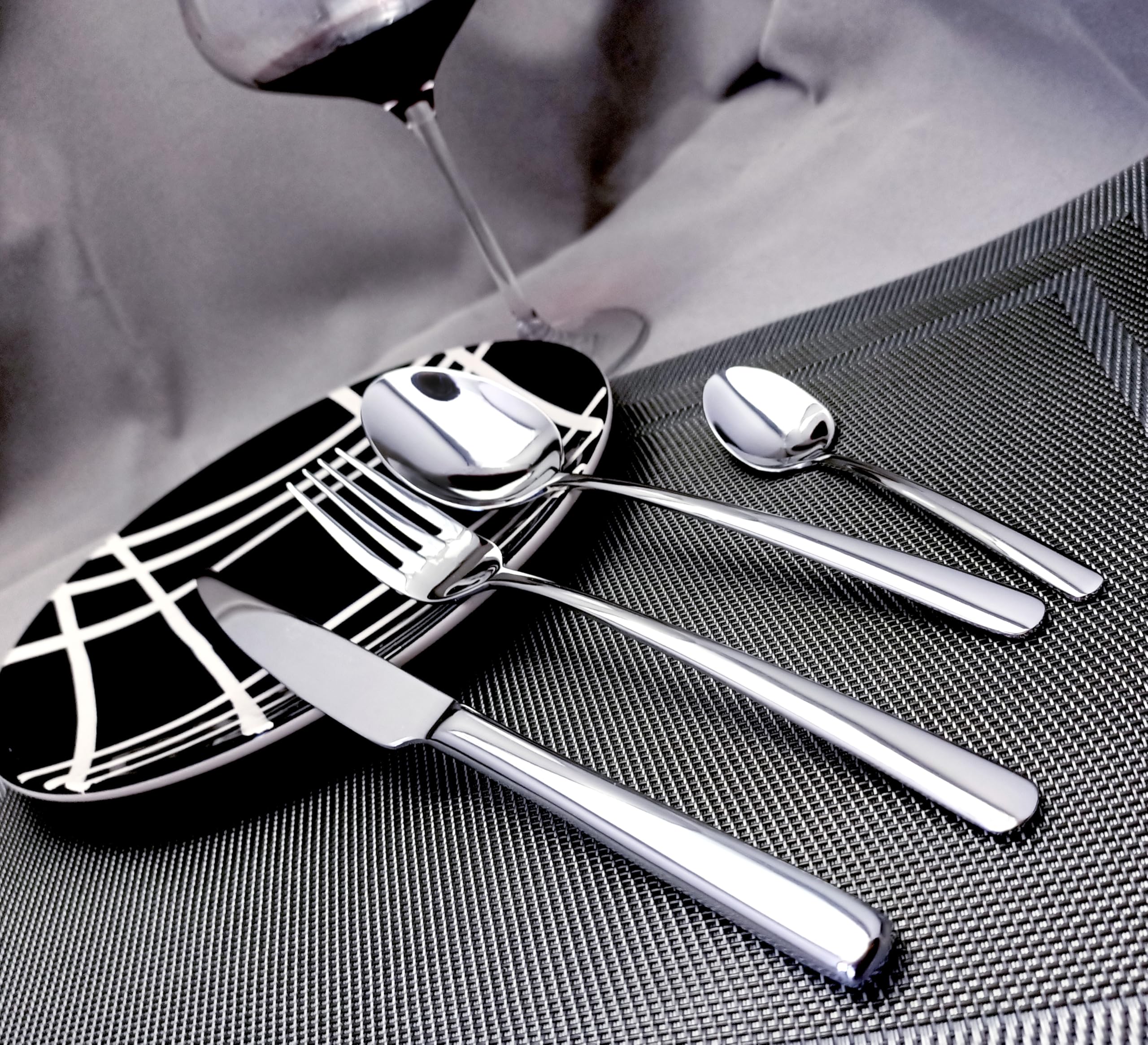 KARL HAUSMANN Besteck Set für 6 Personen - 24-Teilig - Essbesteck Spülmaschinenfest Rostfrei - Besteckset aus Edelstahl 18/10 - Cutlery Set 6 People - Silverware Set - Bestecksets - Camping Besteck