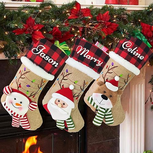 Miniatura 10 de Calcetines de Navidad personalizados para perros, patas de perro con nombre, sherpa sintético blanco con puño a cuadros verdes y detalles de hueso