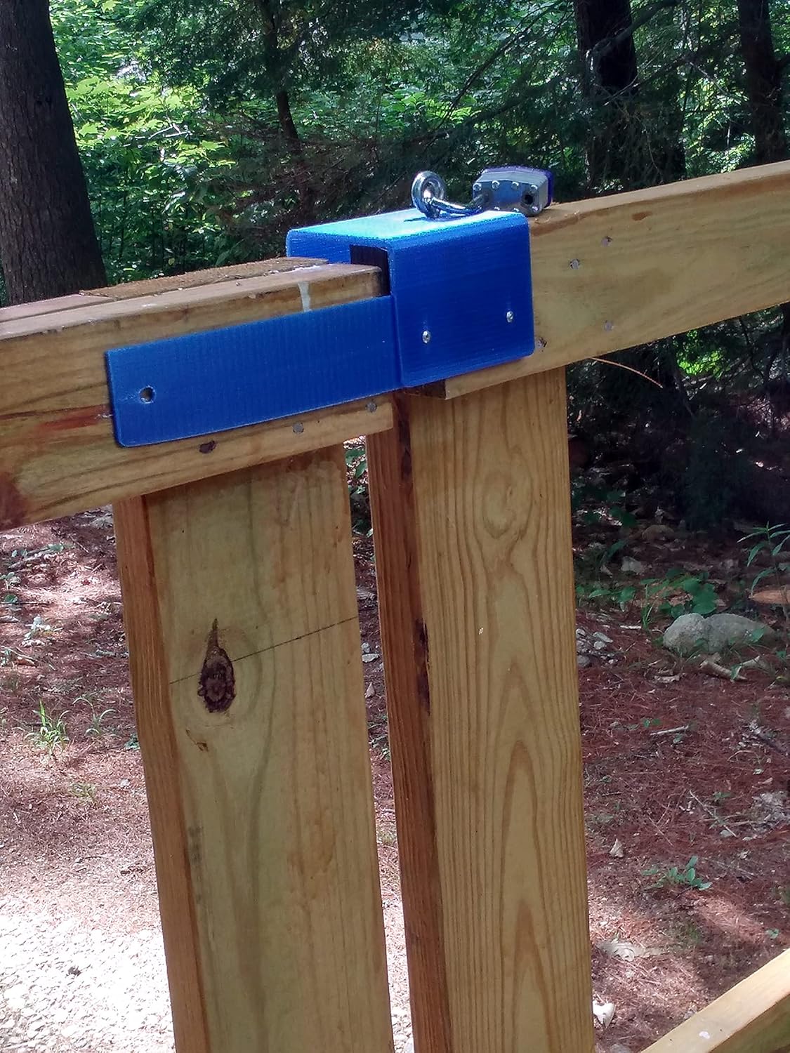 Throw Over Gate Latch, 4" (Perfect Gift)