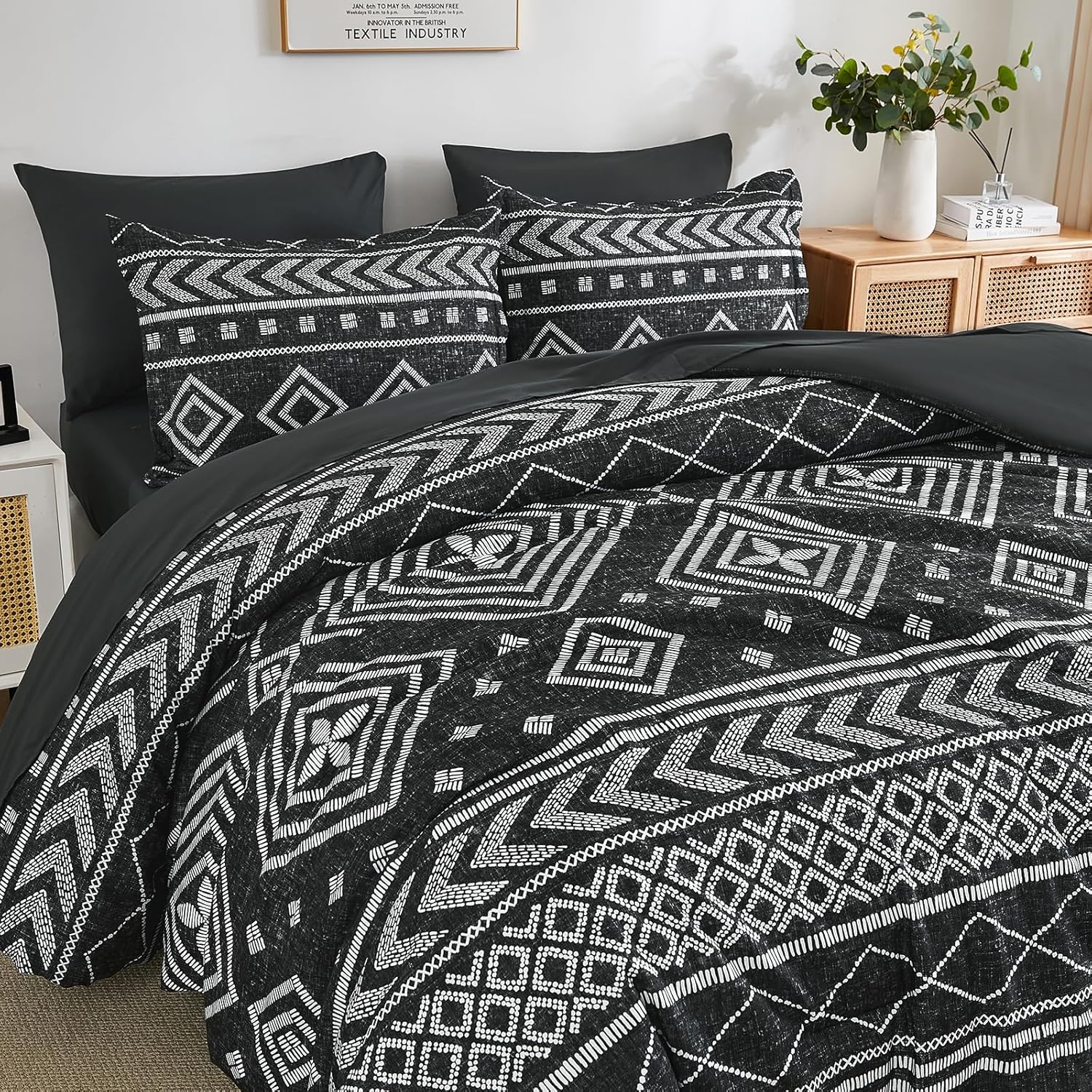 Yiran Queen Comforter Set, 7 Pieces Black Reversible Bedding Set, Boho Aztec Bed in A Bag, Lightweight Soft Bed Comforter Set with Sheets, Pillowcases & Shams - Image 4