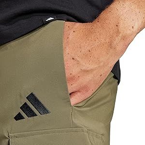 adidas Originals Men's Essentials Small Logo Cargo Chelsea Shorts