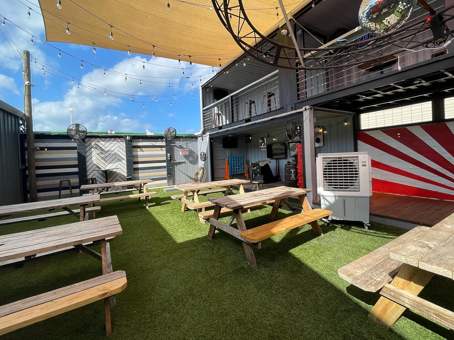 Cajun Kooling CK4500-S Evaporative Air Swamp Cooler - 32 Gal Tank - High Power 4500CFM - Variable Speeds - 1200 Sq Ft Coverage - Side Open Access - Outdoor Cooling - Patios, Barns, Events, Restaurants