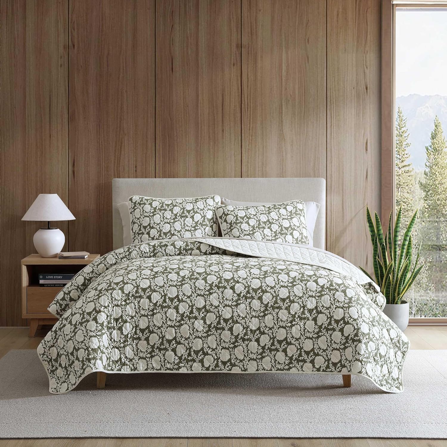 Eddie Bauer - Quilt Set, Super Soft Bedding with Matching Sham, Silky Smooth & Breathable, Classic Home Essentials (Garden Bloom Green, Twin)