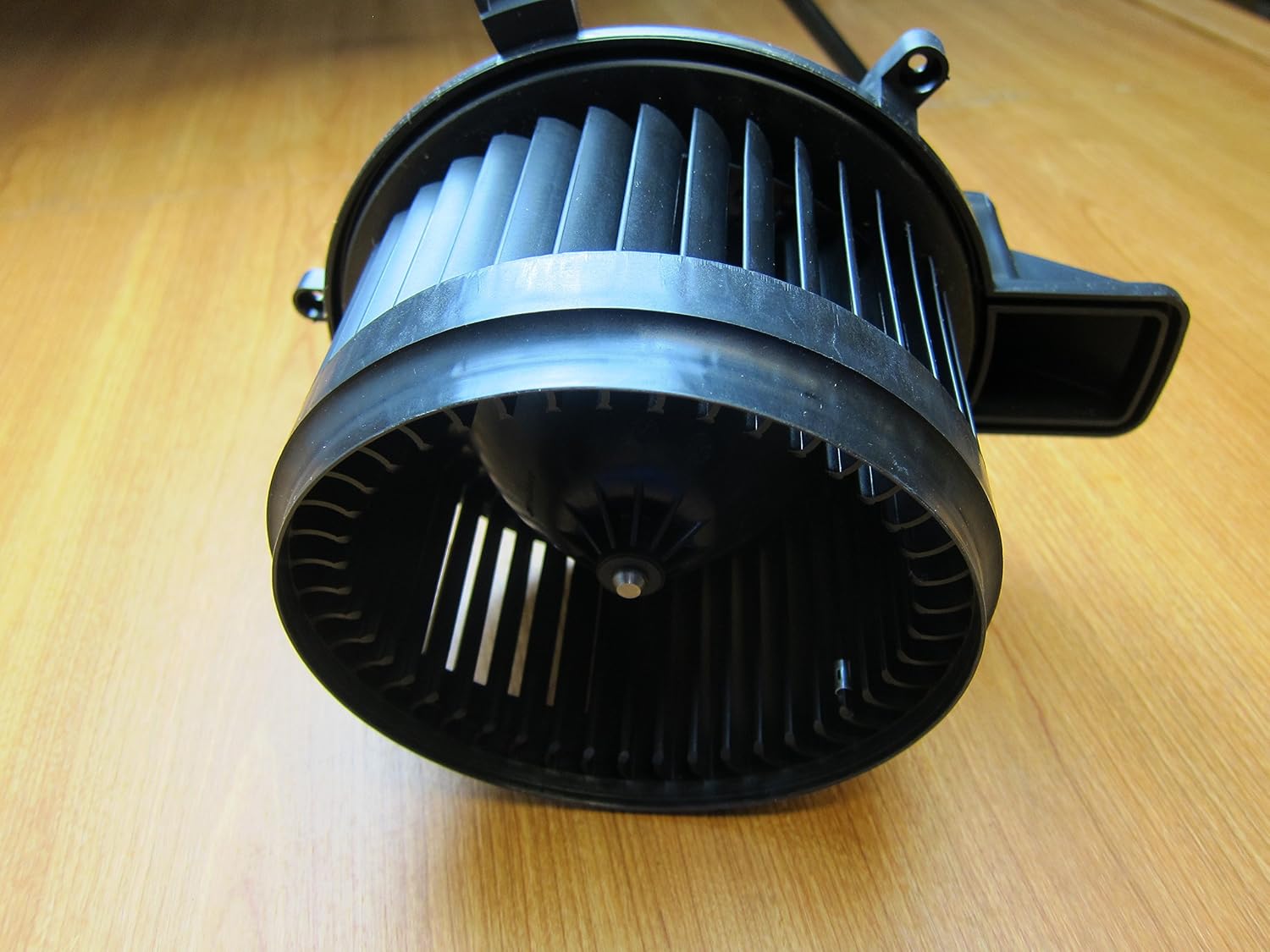 Jeep Grand Cherokee Dodge HVAC Blower Motor with Fan Mopar OEM 68224166AB