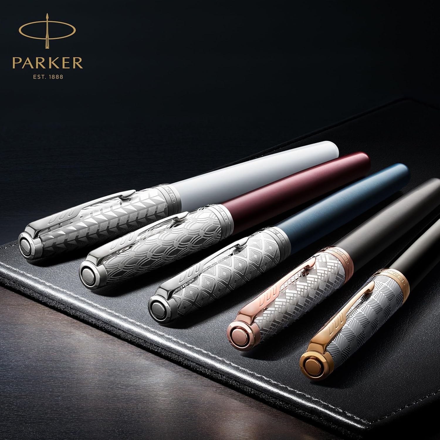 Parker Sonnet Fountain Pen Black Lacquer with Gold Trim Medium Nib (1931495)
