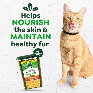 Greenies Cat Treats, Feline Smartbites, Skin & Fur Health, Crunchy and Soft Cat Treats, Chicken Flavor, 16 oz. Tub