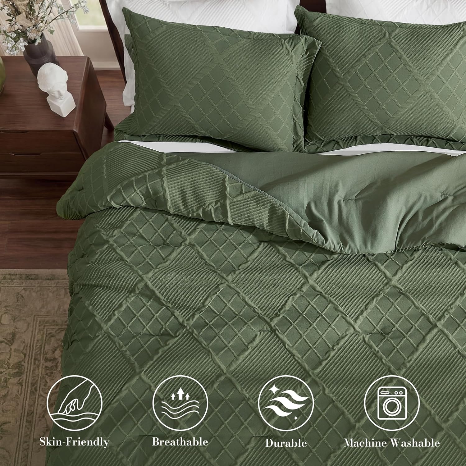 Amélie Home King Comforter Set, 3 Piece Green Jacquard Bedding Set with 2 Pillow Cases, Soft Microfiber Diamond Design, Lightweight All-Season for Bedroom & Dorm
