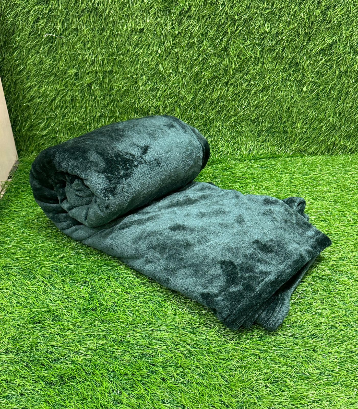 Furnistitchs Premium Velvet Plush Single Bed Summer Dohar | AC Blanket Reversible Cozy Throw Blankets for Sofa Couch Car Travelling Duvet Comforter (Emerald Green, Single 150x200 cms)