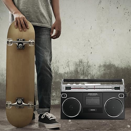 Miniatura 7 de Ion Audio 1980S-Style Portable Bluetooth Boombox Radio AMFM Grabador de cassette Reproductor de cassette, medidores VU, grabación USB, altavoces