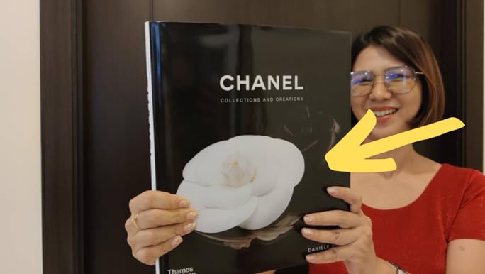 CHANEL COLLECTIONS AND CREATIONS 洋書 61h4YQ5QDNL._UF1000,1000_QL80_.jpg