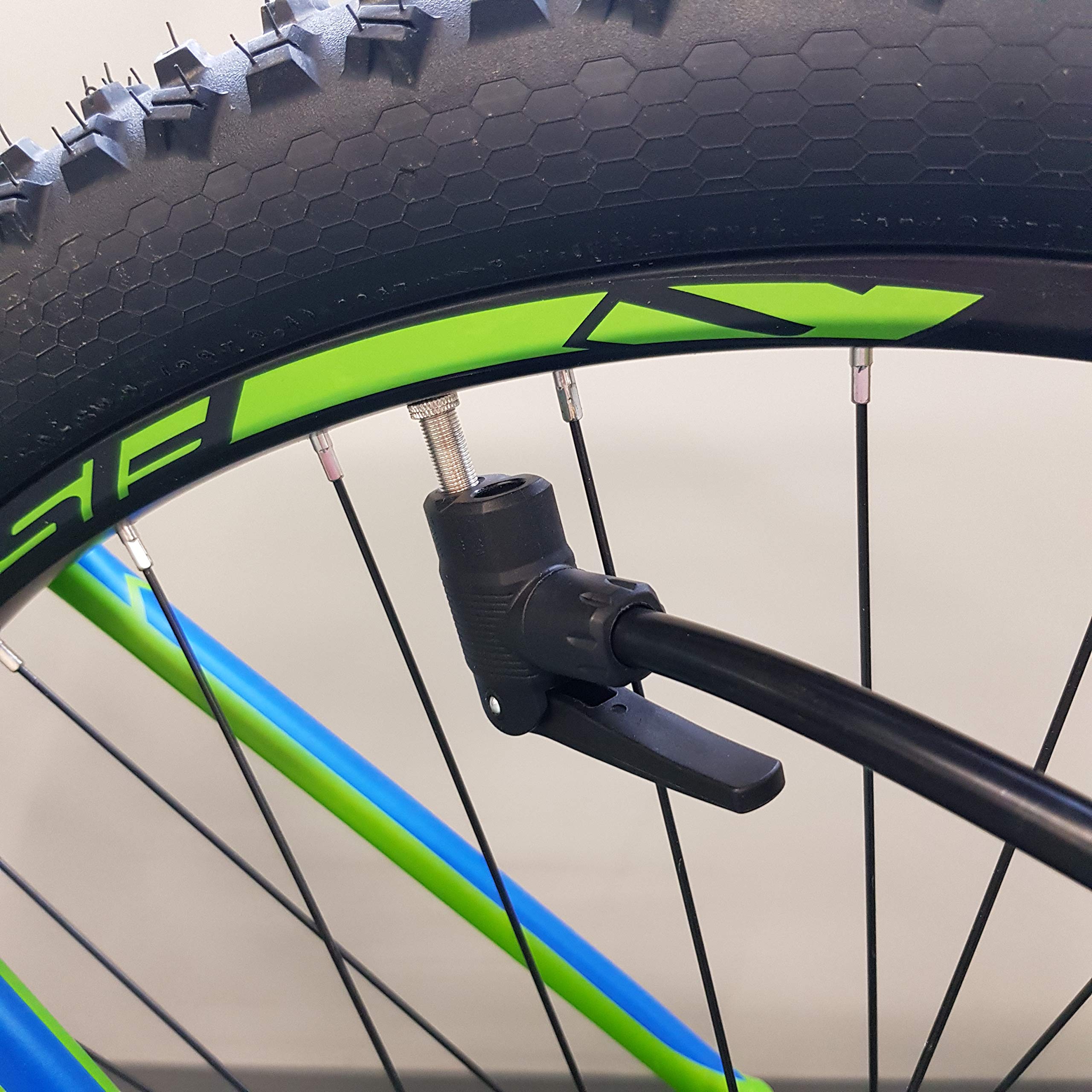 FISCHER Pompka stojąca Volume Plus | specjalnie do rowerów miejskich, trekkingowych i MTB | 5,5 bar | stabilna podstawa | duży manometr