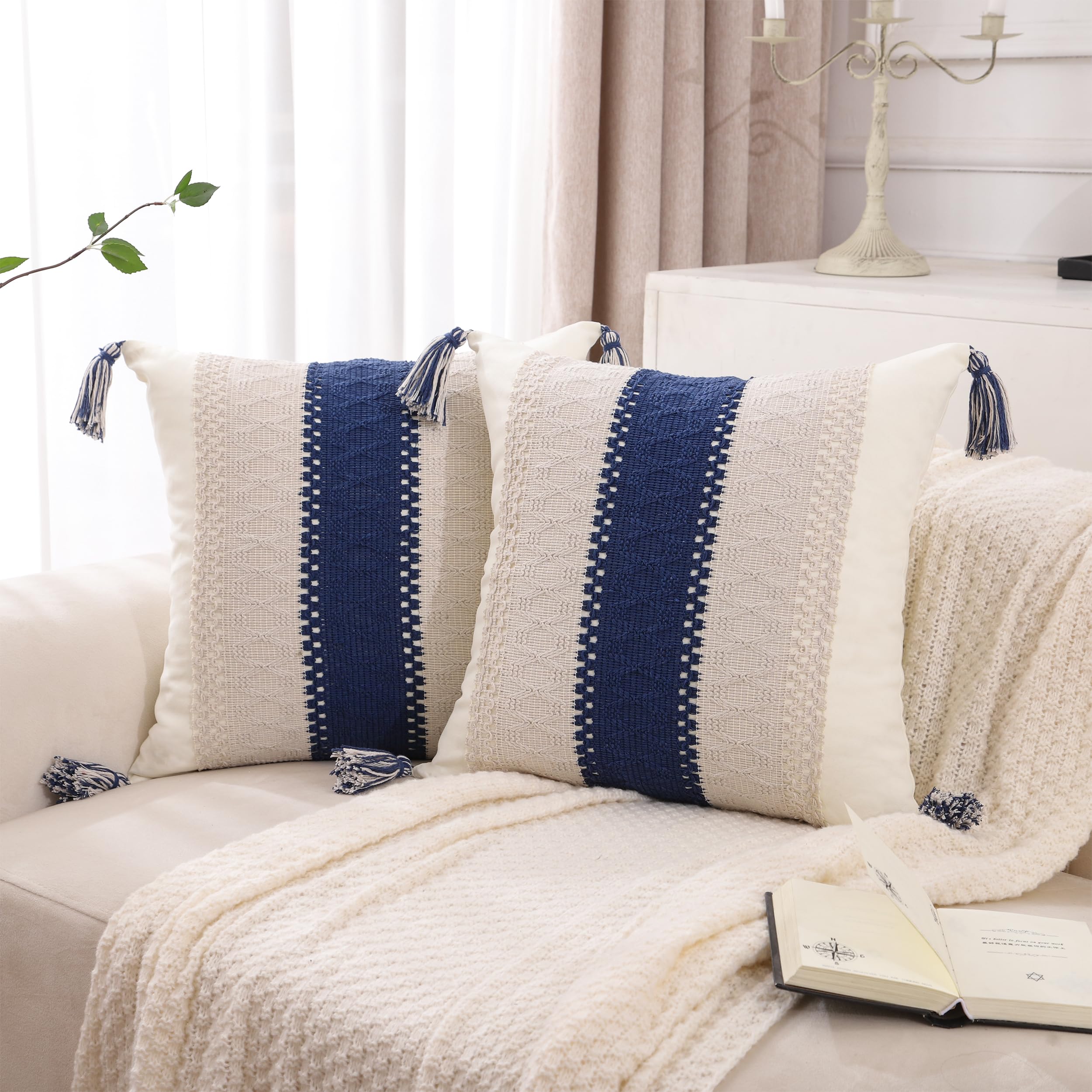 Tosleo Set di 2 federe per cuscini in stile bohémien, 50,8 x 50,8 cm, con nappe, blu navy, a righe neutre, con accento strutturato, moderno, per cuscini decorativi in stile bohémien