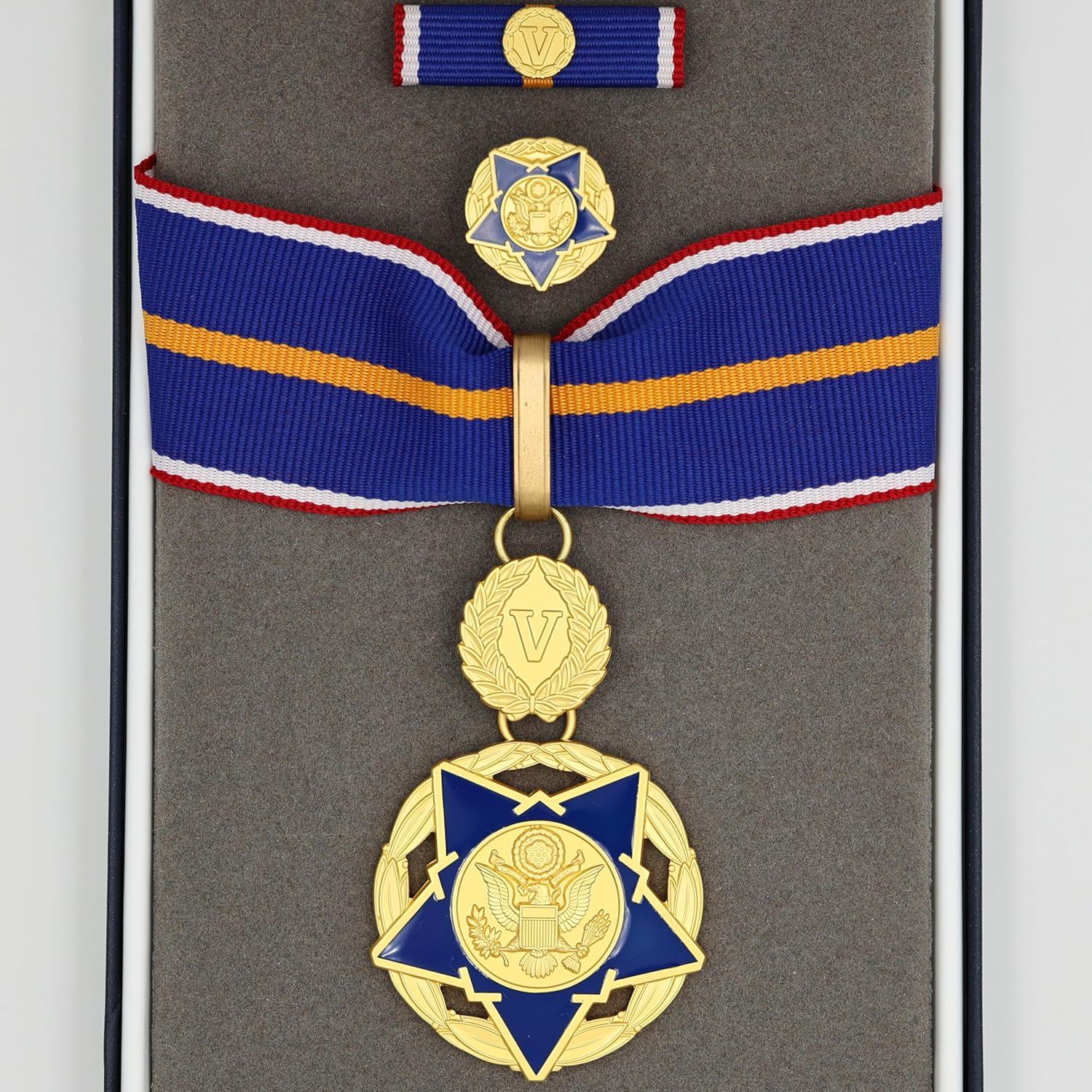 U.S. Public Safety Medal of Valor Reproduction Set – Full-Size Medal, Ribbon Bar & Lapel Pin, Presentation Case