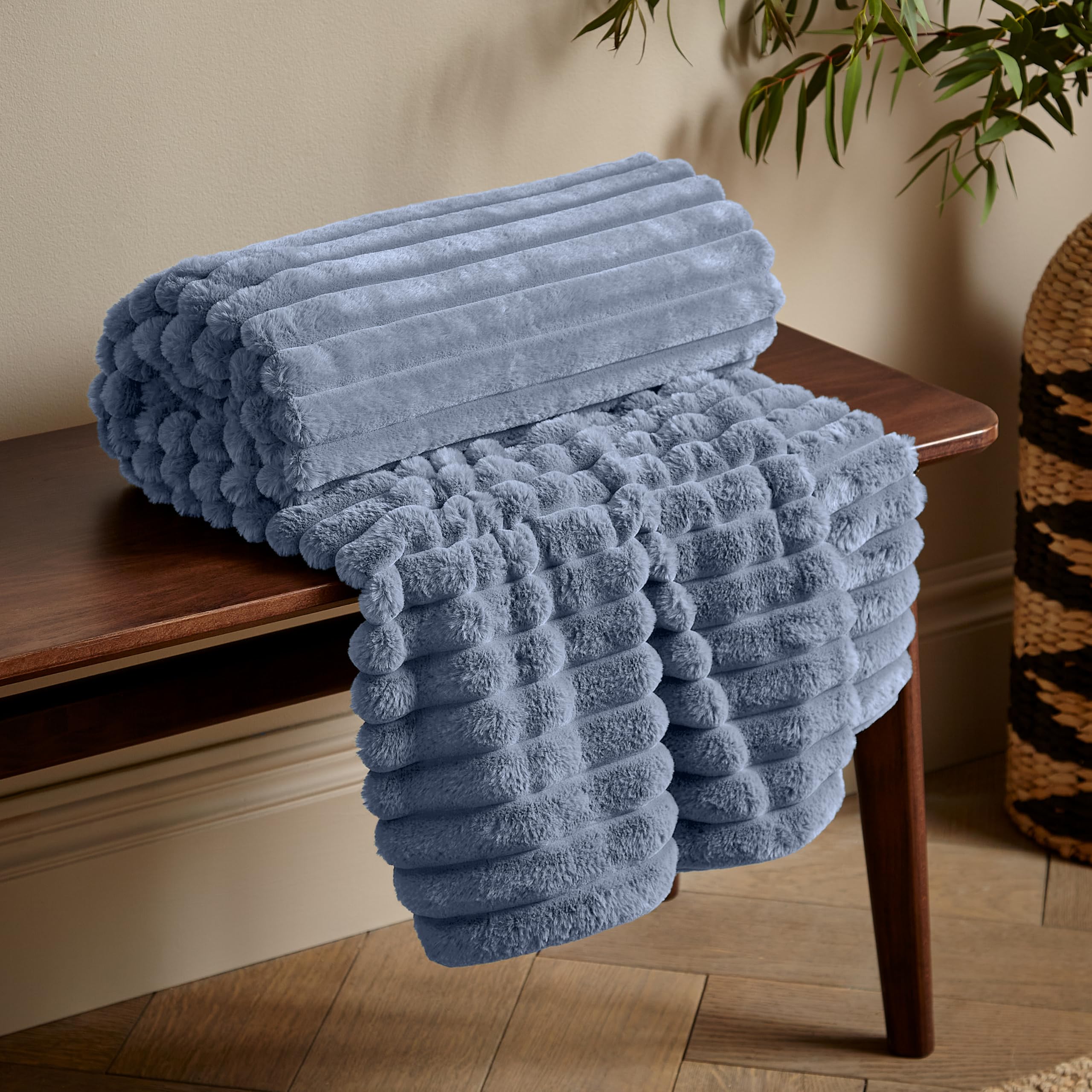 Catherine Lansfield Cosy Ribbed Faux Fur Soft 130x170 cm Blanket Throw Lansfield Blue