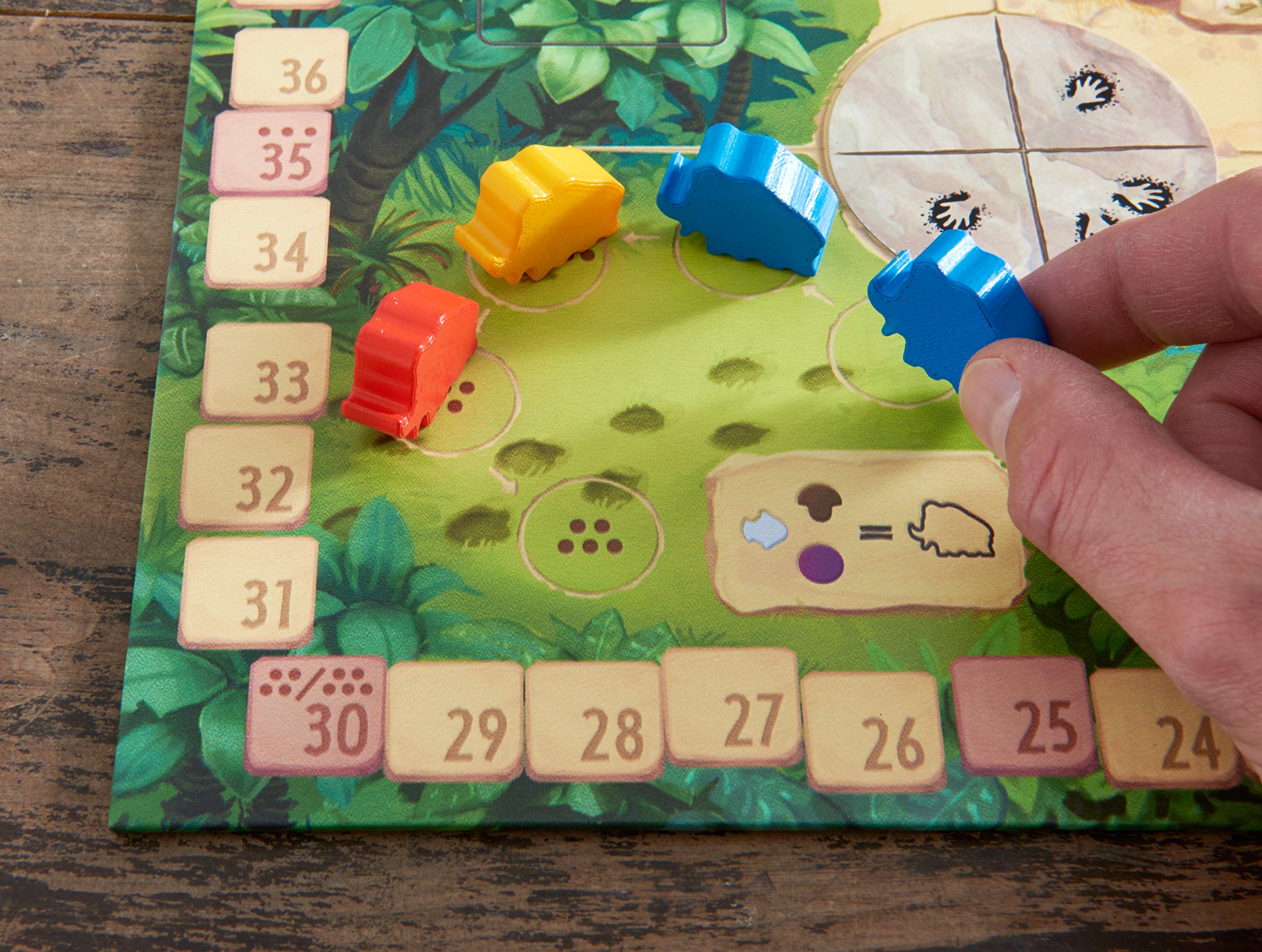 HABA 304321 - Honga, kniffliges Taktikspiel für die ganze Familie mit hochwertigen Spielfiguren aus Holz, für 2-5 Spieler von 8-99 Jahren