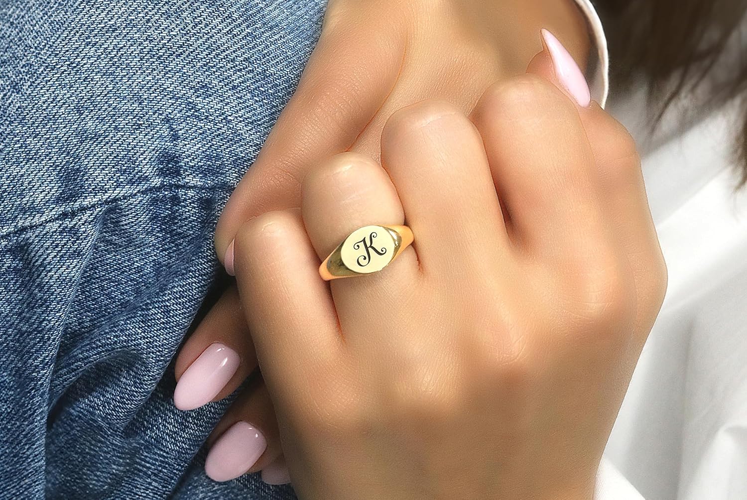 Vintage Letter Signet Ring - 14k Gold Personalized Jewelry - Cute Women’s Ring - Gift For Her - Image 2