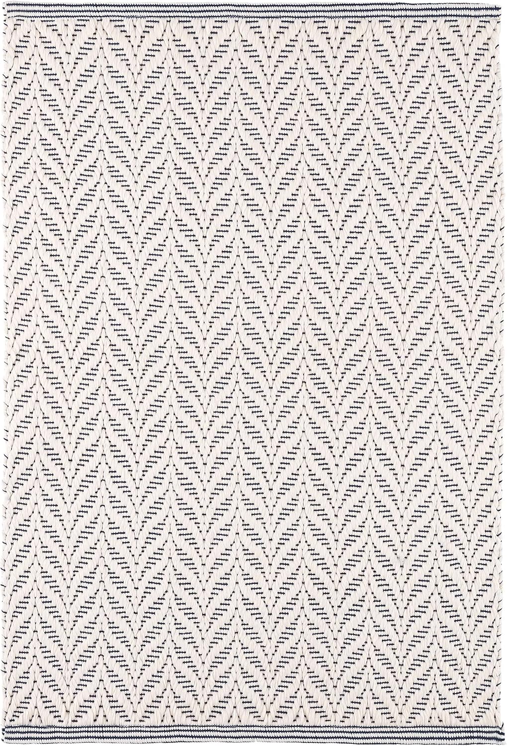 Dash and Albert Kingsley Handwoven Indoor/Outdoor Rug, Runner-2.5 X 8 Feet, Ivory/Blue Geometric Pattern