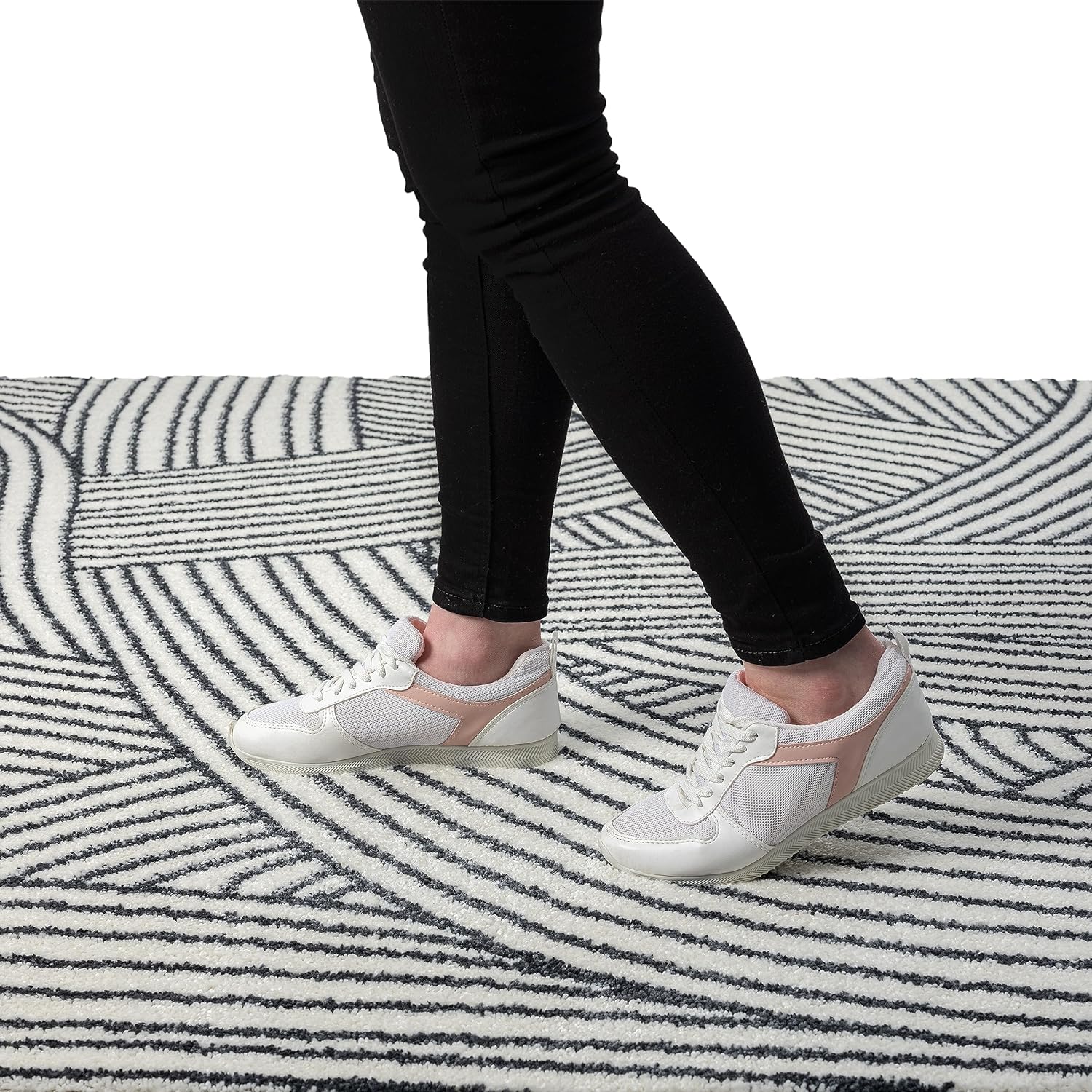 Abani Nuevo Collection Area Rug -Cream/Charcoal Modern Lined Design -6' x 9' - Easy to Clean - Durable for Kids and Pets - Non-Shedding - Medium Pile - Soft Feel - for Living Room, Bedroom & Office