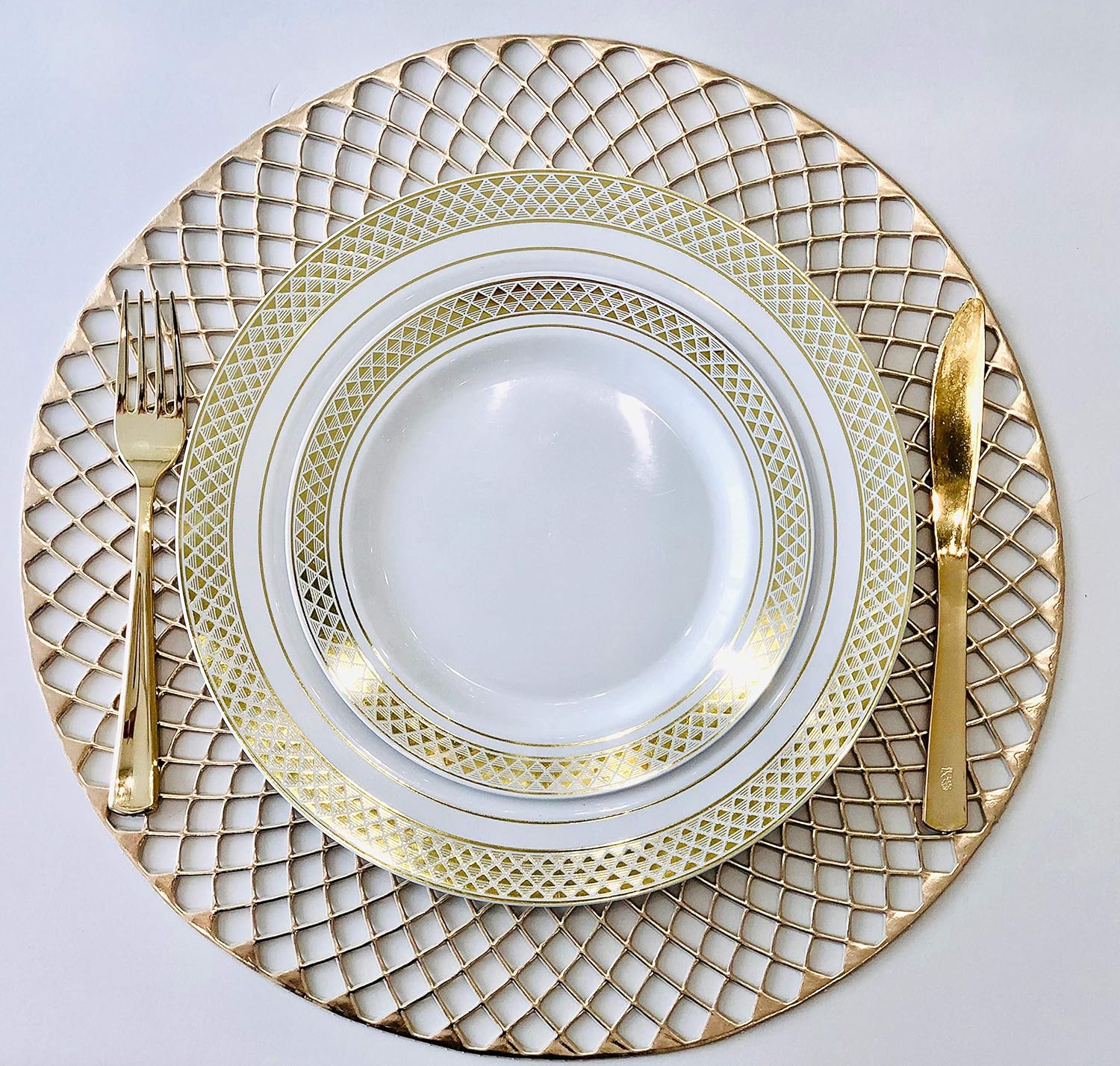 " OCCASIONS " 50 Plates Pack, Heavyweight Premium Disposable Plastic Plates Set (25 x 10.5'' Dinner + 25 x 6.25'' Cake plates) (Celebration White & Gold)