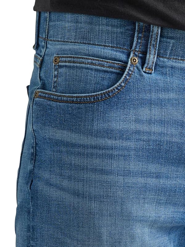 Lee Men's Extreme Motion Regular Straight Jean Space Iris 42W x 30L by Lee - Used condition - Image 2