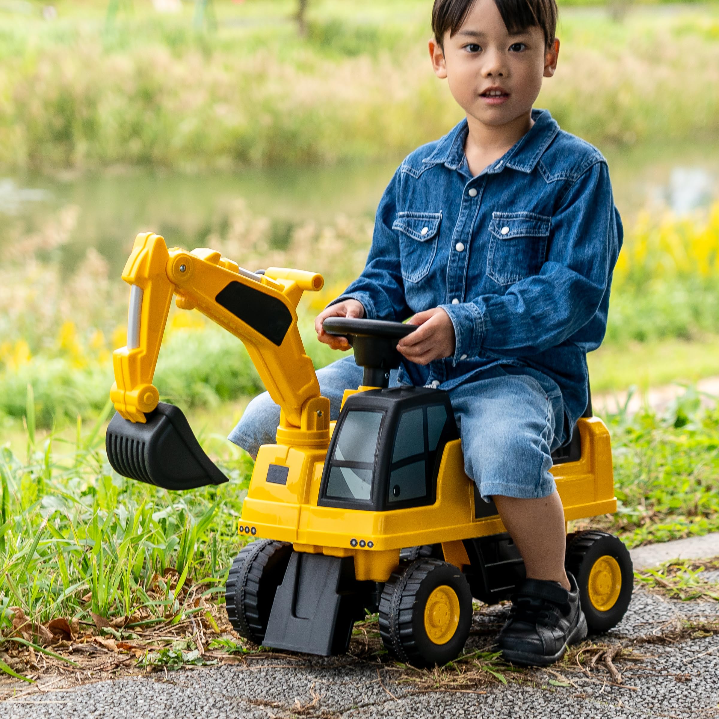 Amazon.co.jp: Bee8 キャタピラー ショベルカー 足蹴り乗用玩具 3歳