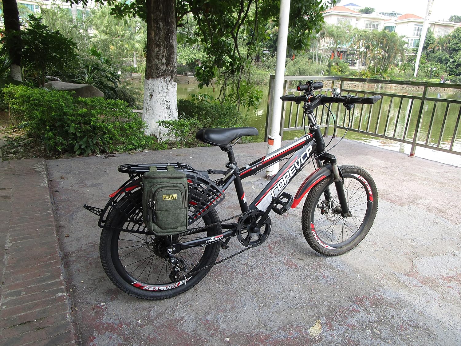 Multifunctional 2.8L Bike Bag - Waterproof Front Bag for Road Bikes, Commuting, Outdoor, Travel & Camping