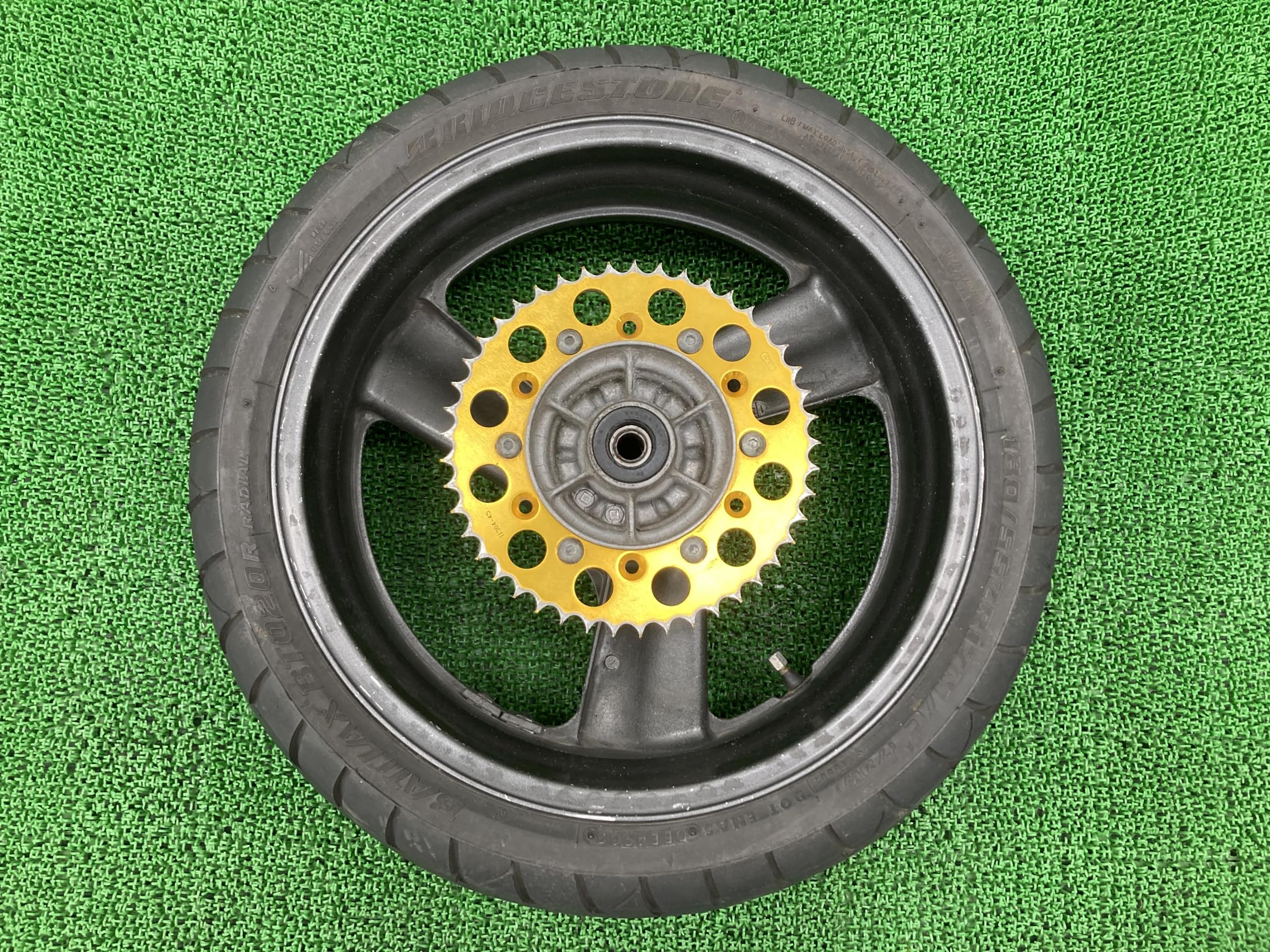 Amazon.co.jp: ホーネット250 リアホイール ガンM 73R MC31-1103 