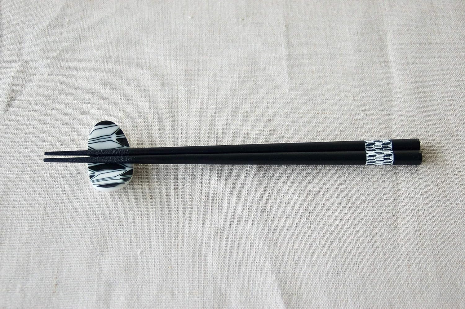 Komon Chopstick and Chopstick Rest Set Japanese Style"Yagasuri" (Arrow Feather Pattern)