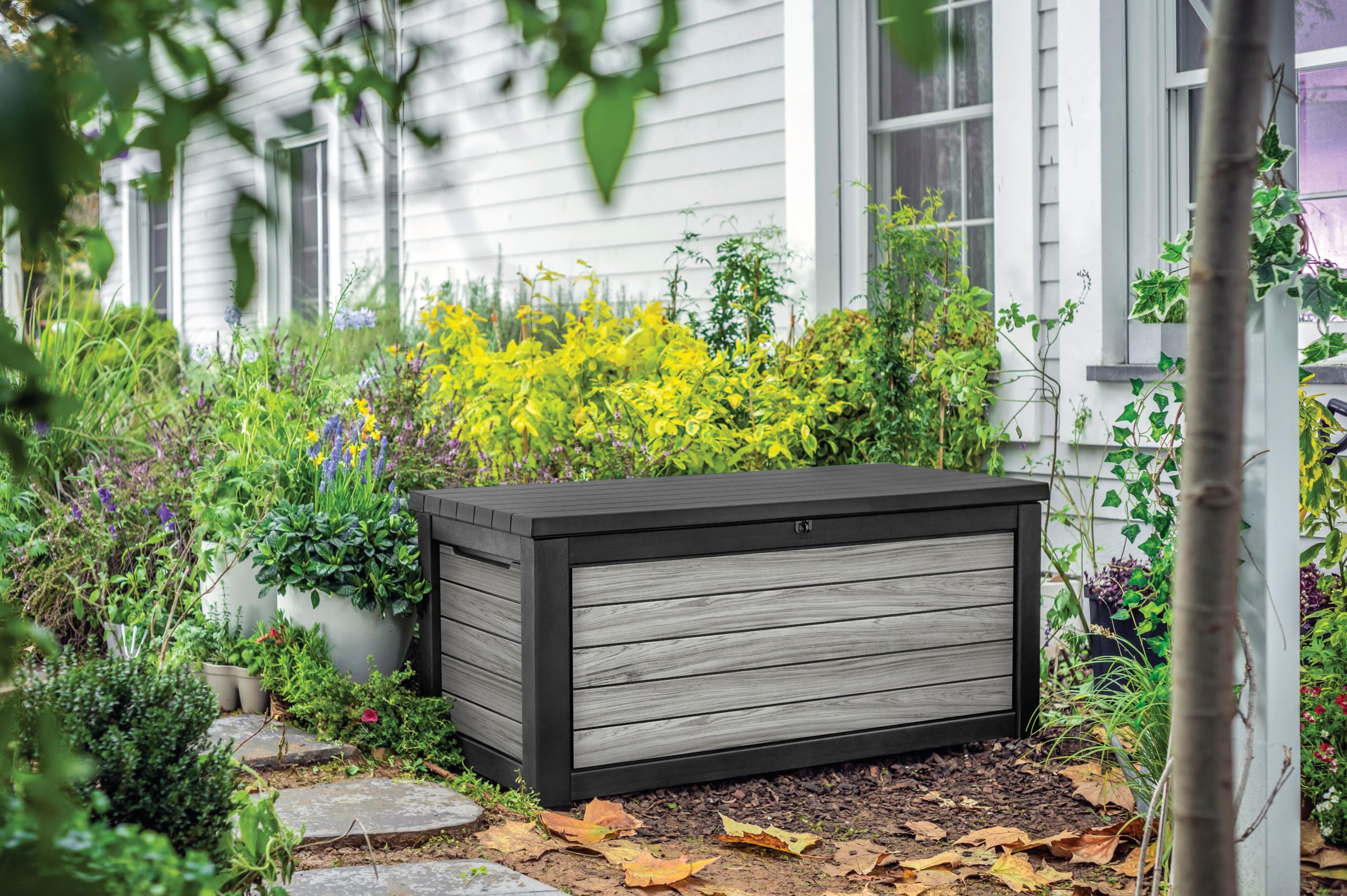 Keter Northwood Auflagenbox/Kissenbox 623 Liter | 100% Wasserdicht mit Belüftung dadurch kein übler Geruch/Schimmel Moderne Holzoptik | Deckel belastbar bis 250 KG | Deckel mit Gasdruckfedern