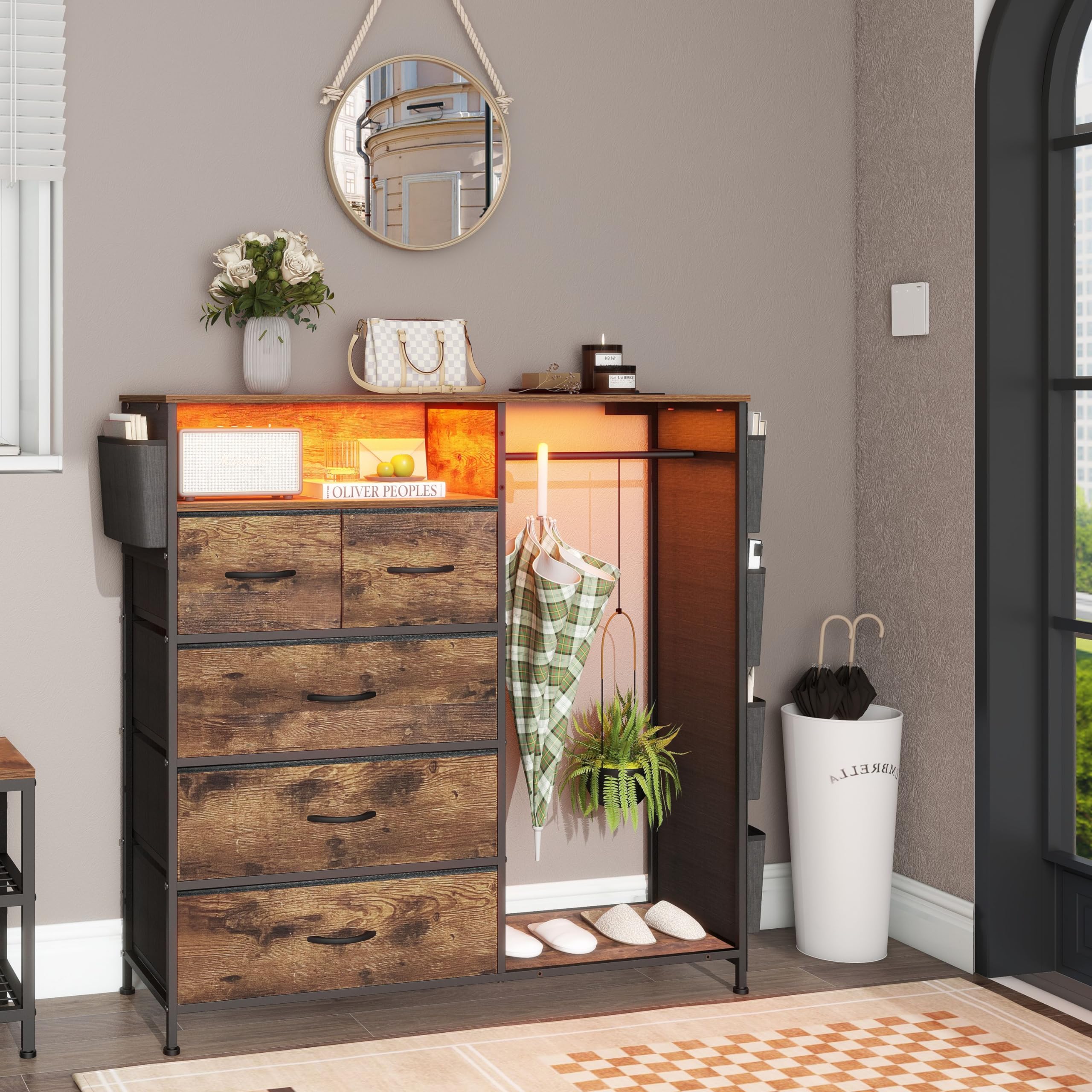 Cómoda para dormitorio con perchero, bolsillos laterales, cómoda de 5 cajones con estación de carga, luces LED, cómoda de almacenamiento negra para pasillo, armario, marco de acero 7