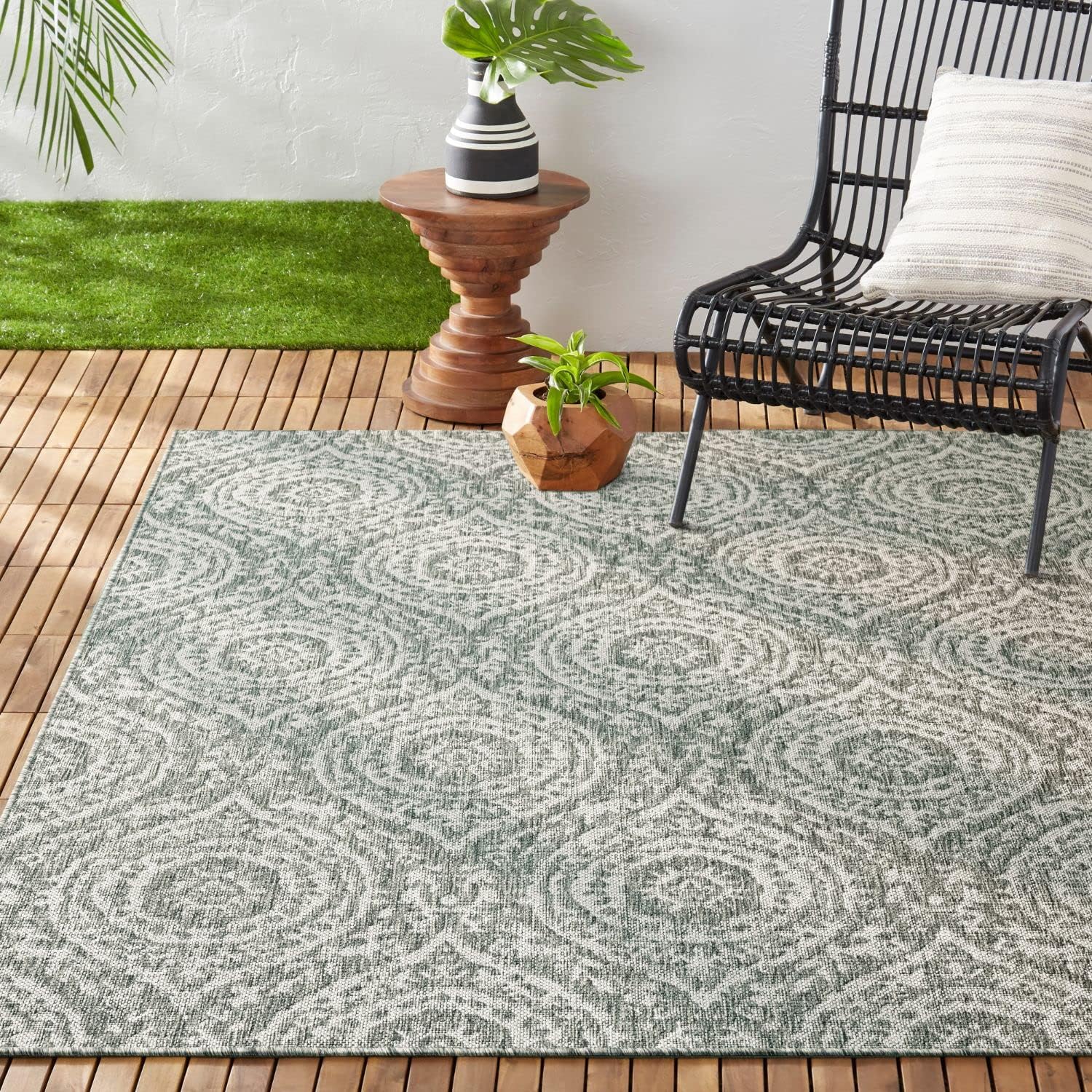 Nicole Miller New York Patio Country Zoe Moroccan Damask Indoor/Outdoor Area Rug, Grey/Ivory, 7'9"x10'2"