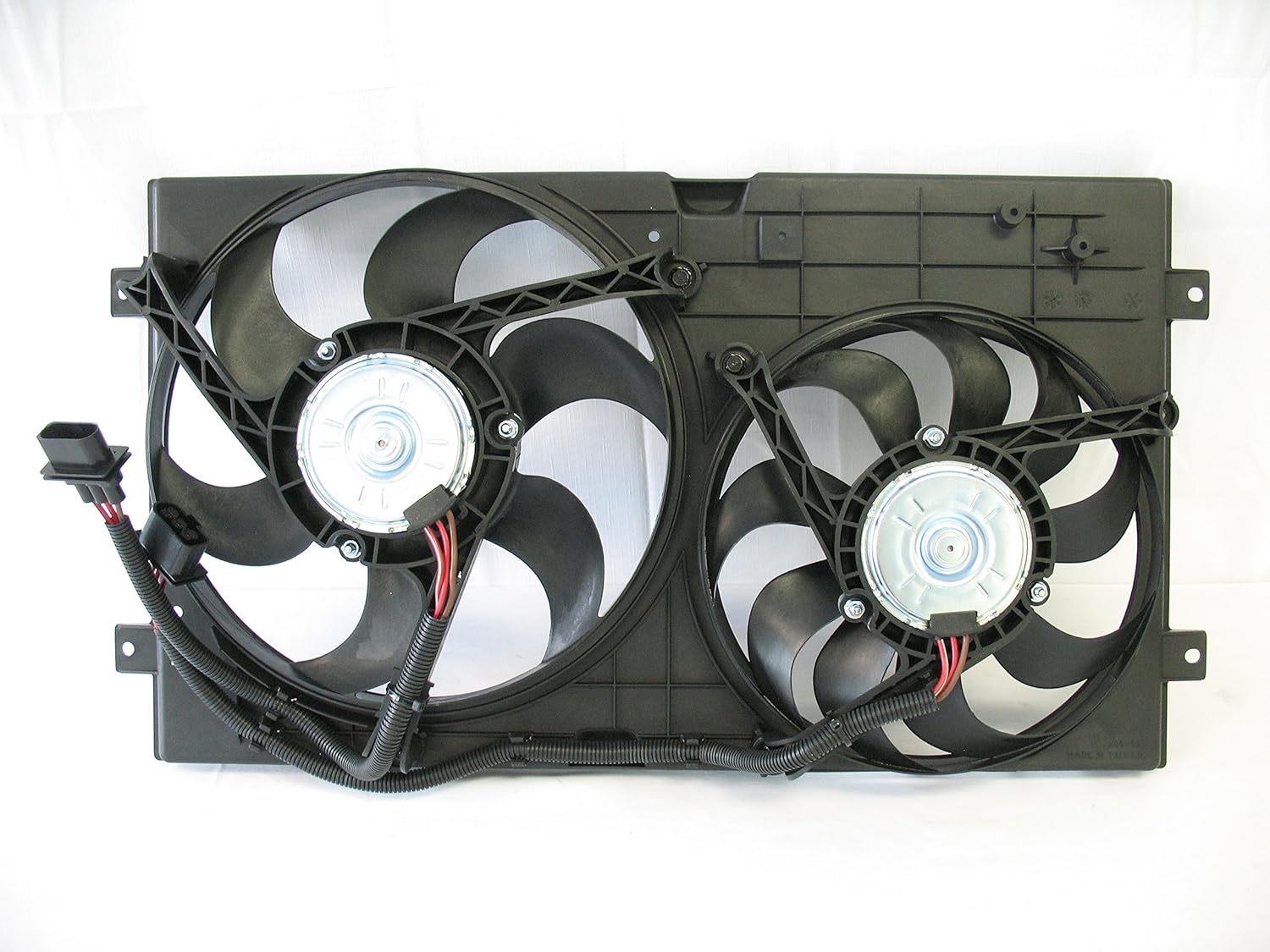 Tong Yang FANVG66002A Replacement Radiator/Condenser Cooling Fan Assembly 9807' VW