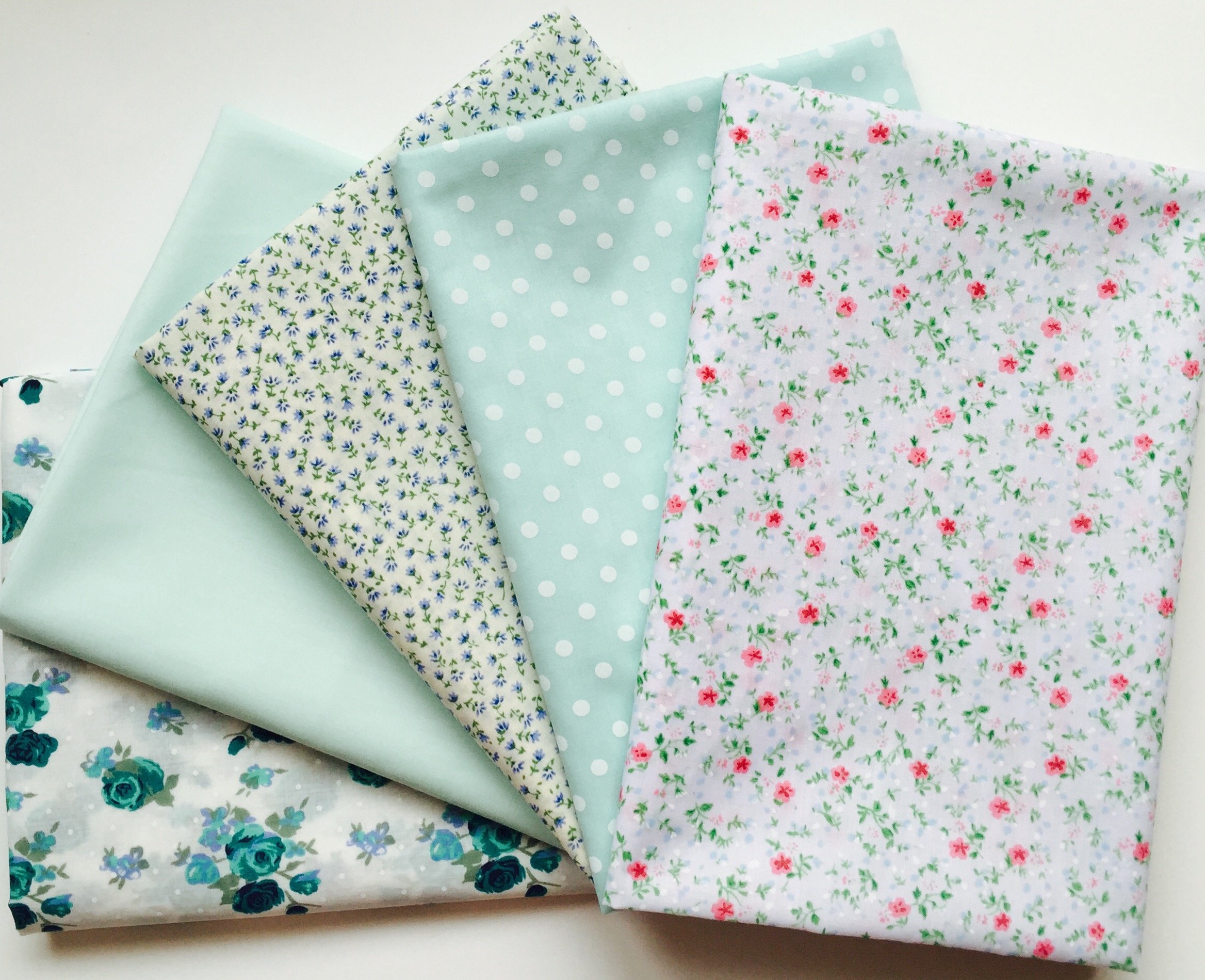 Simply Sew CraftyX 5 Half Metre Mint, Sage & Green Floral Polka Fabric Bundle includes Floral designs, Roses, Polka dots, Spots - Ideal for Fashion projects, Quilting, Fat quarters and crafts
