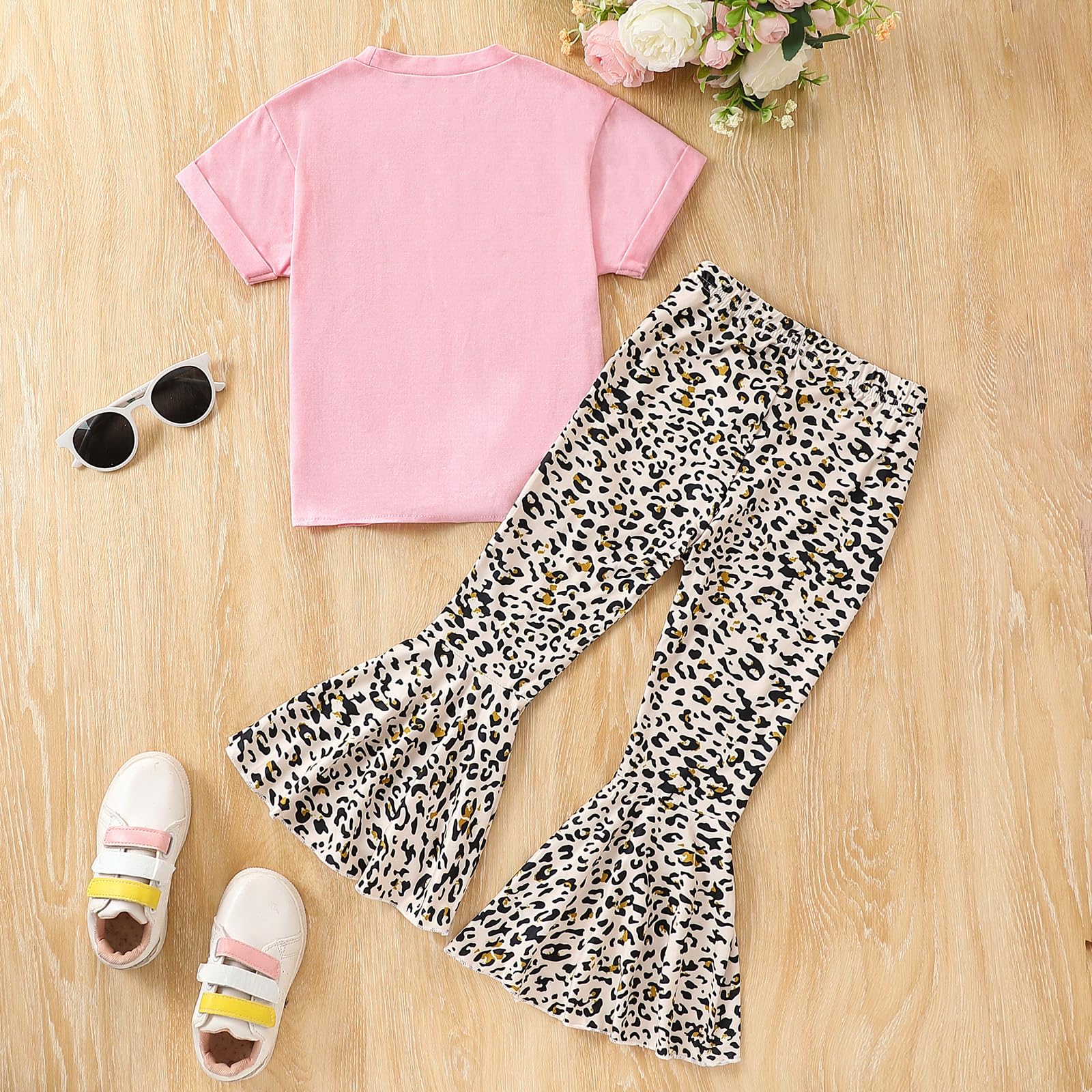 Ayzozuy Conjunto de ropa de verano de 2 piezas con estampado de letras y pantalones acampanados con estampado de leopardo