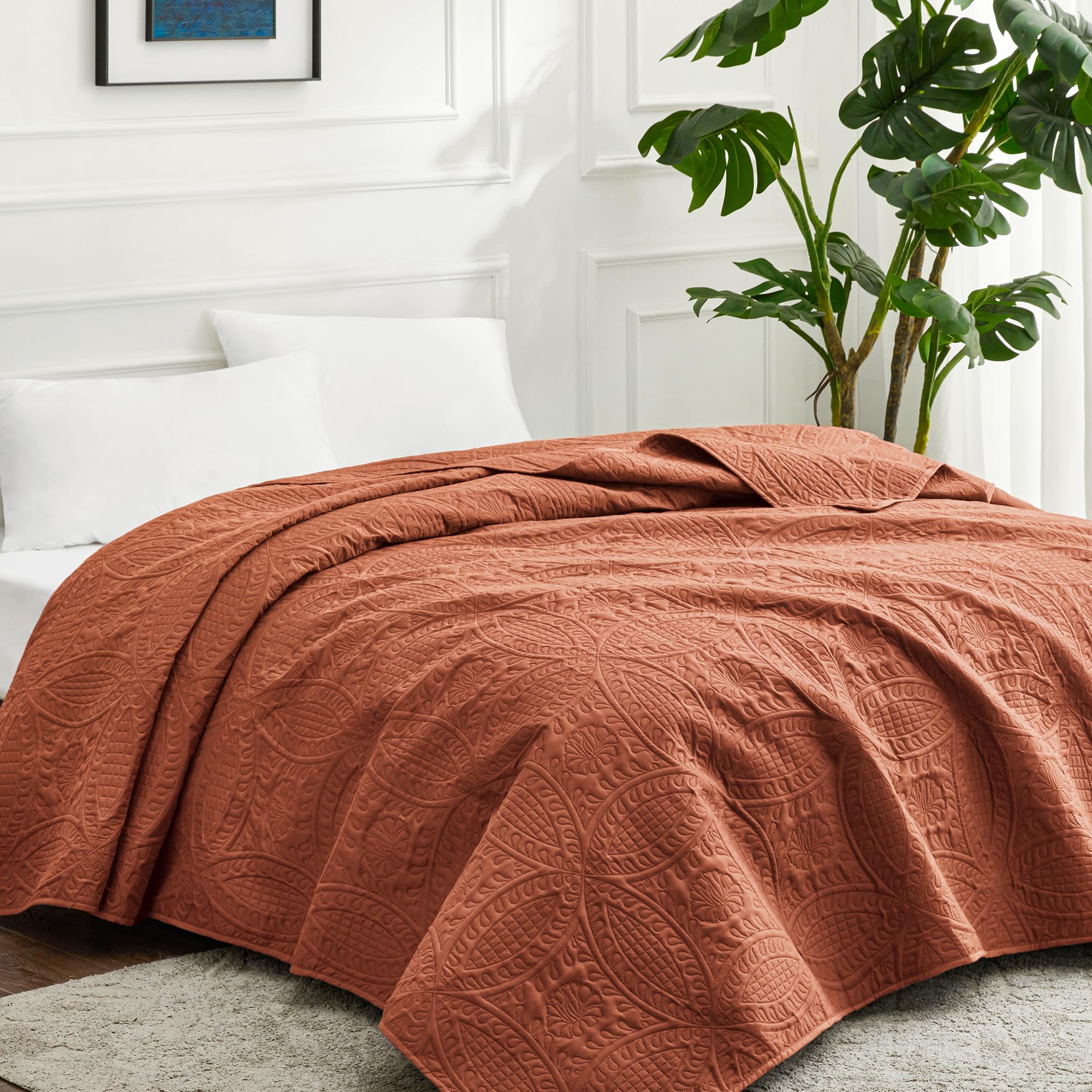 Love's cabin Tagesdecke 200x220 Ziegelrot, Weiche Bett Quilt Leichte Mikrofaser Tagesdecken Bettüberwurf 200x220, Moderne Bedspread mit Münzmuster für alle Jahreszeiten (ohne Kissenbezug)