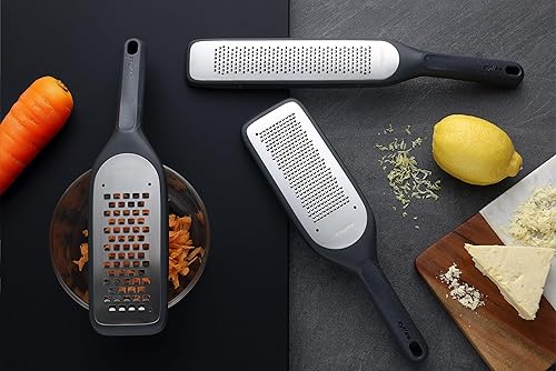 Vista 19 de Zyliss SmoothGlide - Rallador doble – De mano con cuchillas de acero inoxidable y mango ergonómico – Rallador mediano y grueso de doble cara