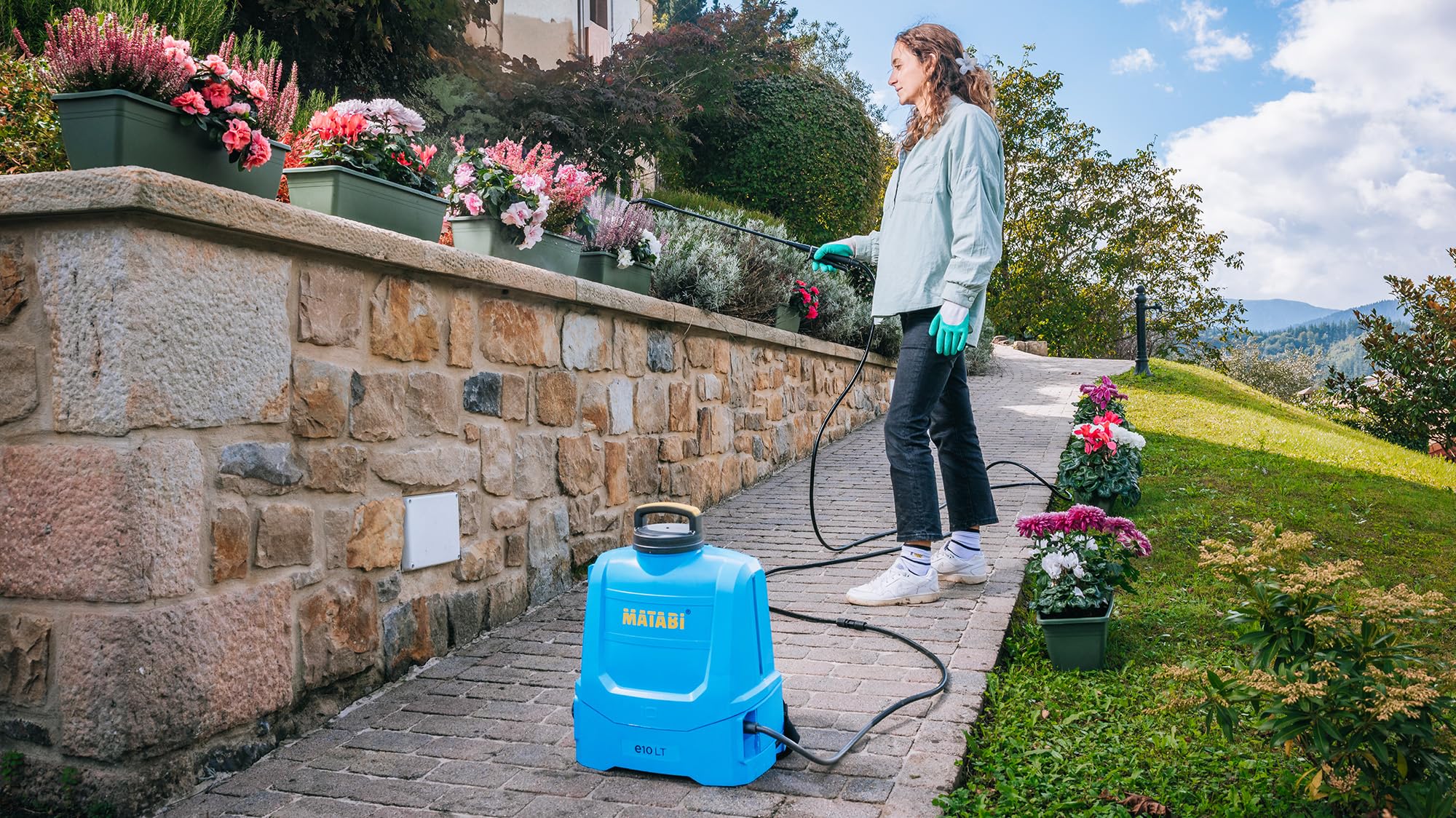 Spruzzatore Elettrico Matabi e10 LT - Batteria Estraibile Li-Ion - Autonomia 150L - Design Compatto e Leggero - Cinghie Imbottite - Serbatoio Ergonomico - Ugelli Inclusi - Fatto in UE