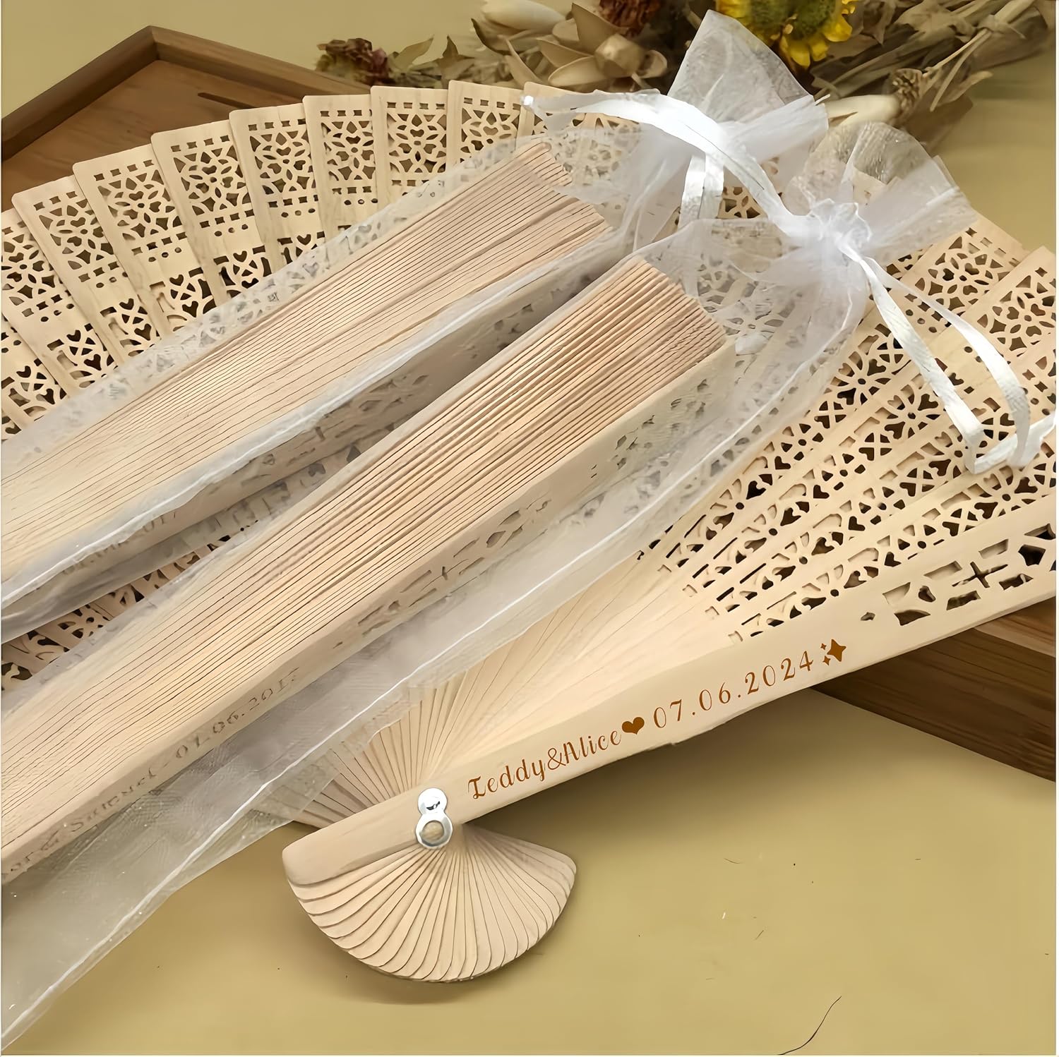 Generic Wedding Fans Custom Wooden Hand Fan Personalized Folding Hand Fans with Organza Bags and Tassels Summer Wedding Party Favor Abanicos De Mano Wedding Fans for Guests (100)