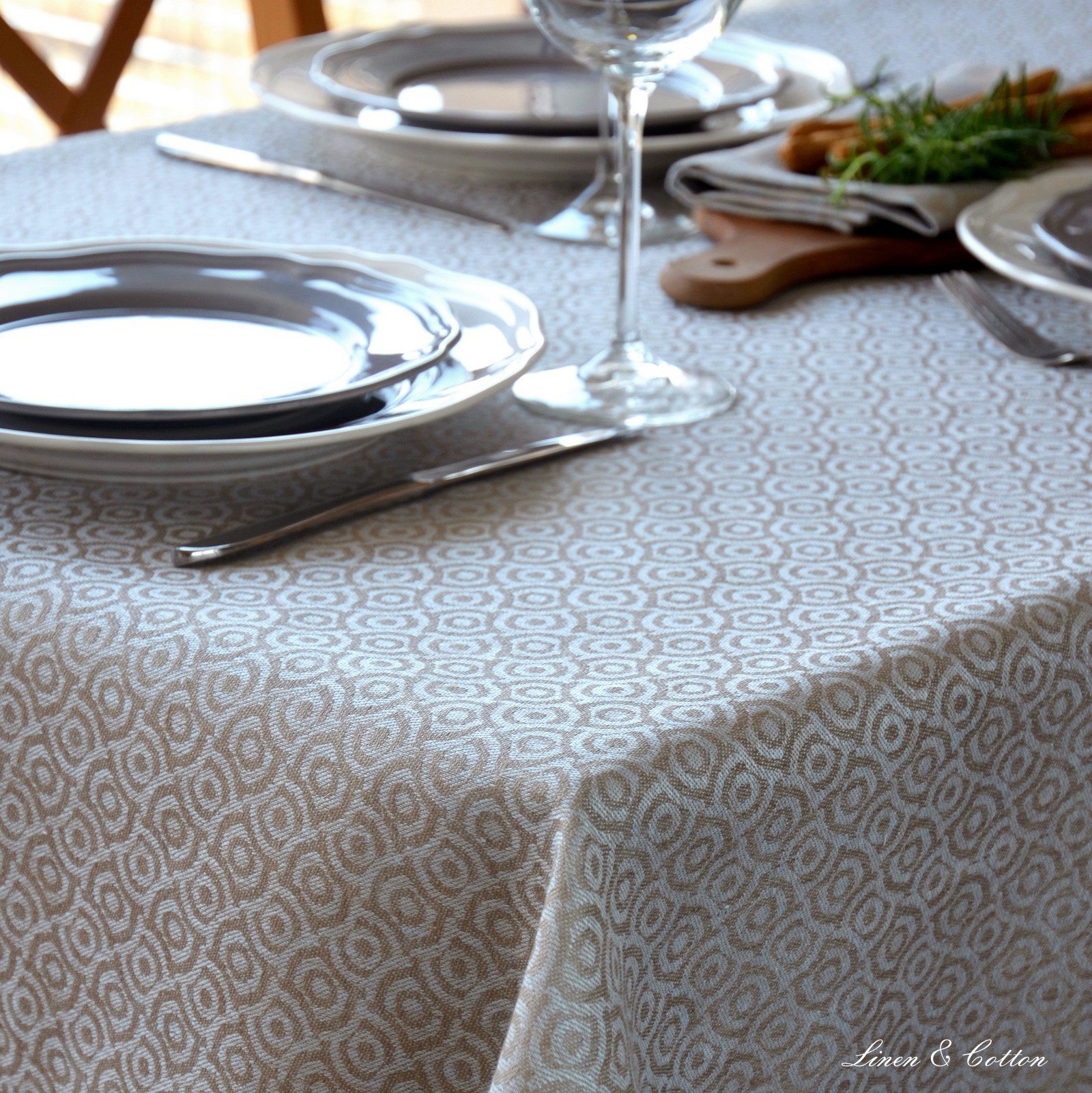 Linen & Cotton Jacquard Nappe de Table Ornements Désign Cervo - 100% Lin, Bleu Clair Beige (147 x 200 cm) Lavable Rectangulaire Grande Taille Couverture pour la Cuisine Décoration Salle à Manger Salon