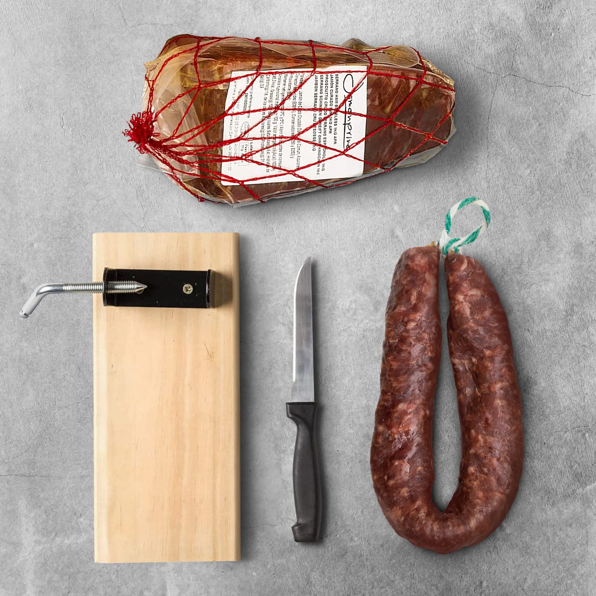 Prosciutto Crudo Serrano Spagnolo Stagionato e Disossato + Porta Prosciutto + Coltello 1 Kg (Jamón Serrano) + Salsiccia Salchichón 200 gr