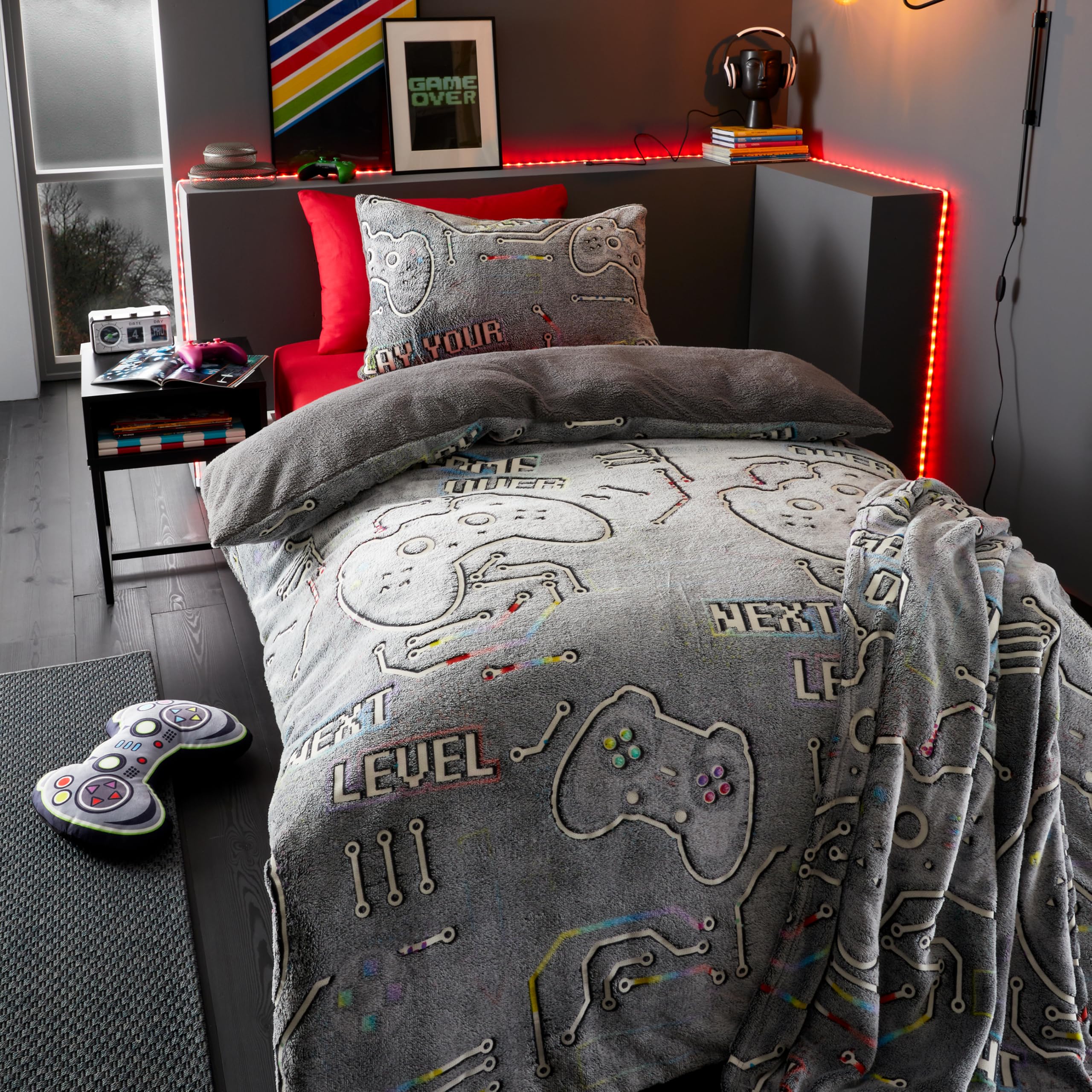 Catherine Lansfield Game Over Glow In The Dark Fleece Duvet Cover Set - Black