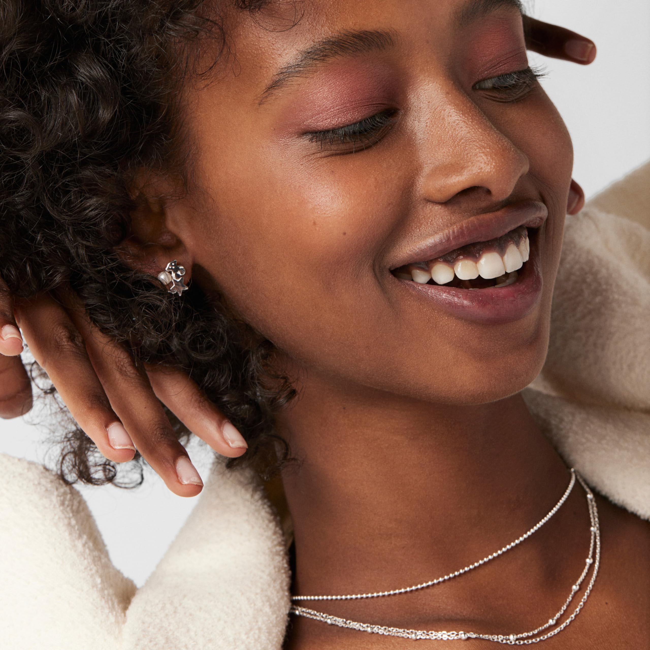 TOUS Pendientes de Plata de Primera Ley para Mujer con Motivo Oso, con Cierre de Presión, Fino y Elegante, Colección Nocturne
