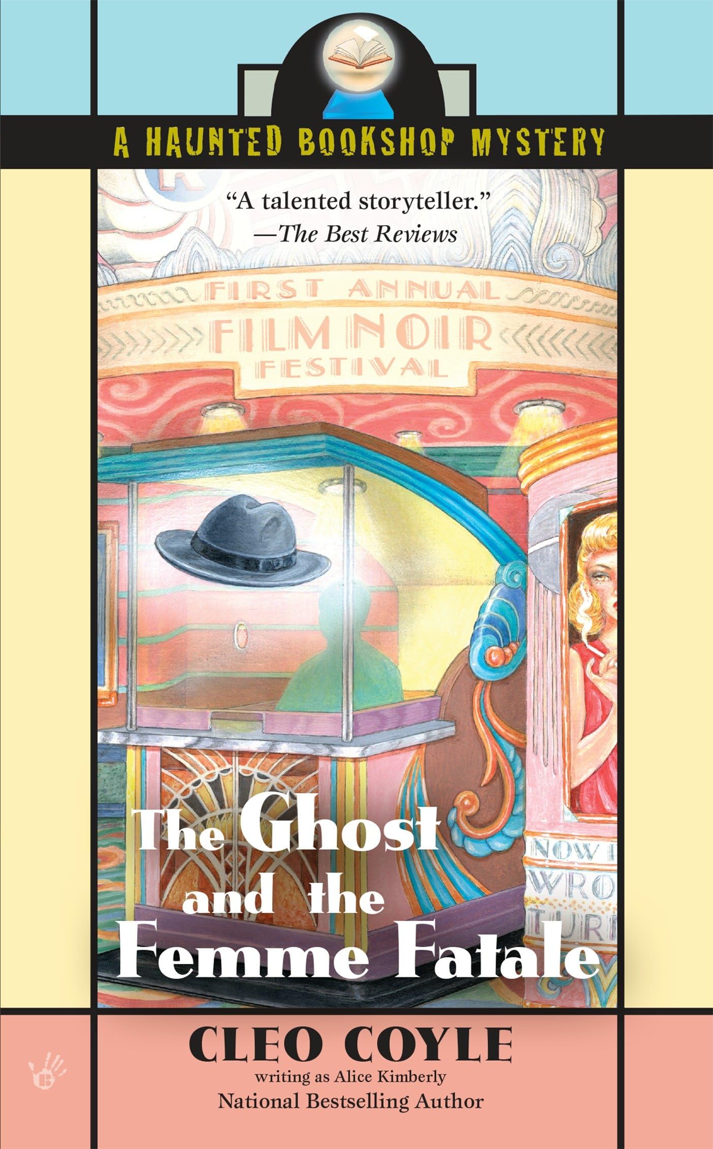 The Ghost and the Femme Fatale (Wheeler Large Print Cozy Mystery)