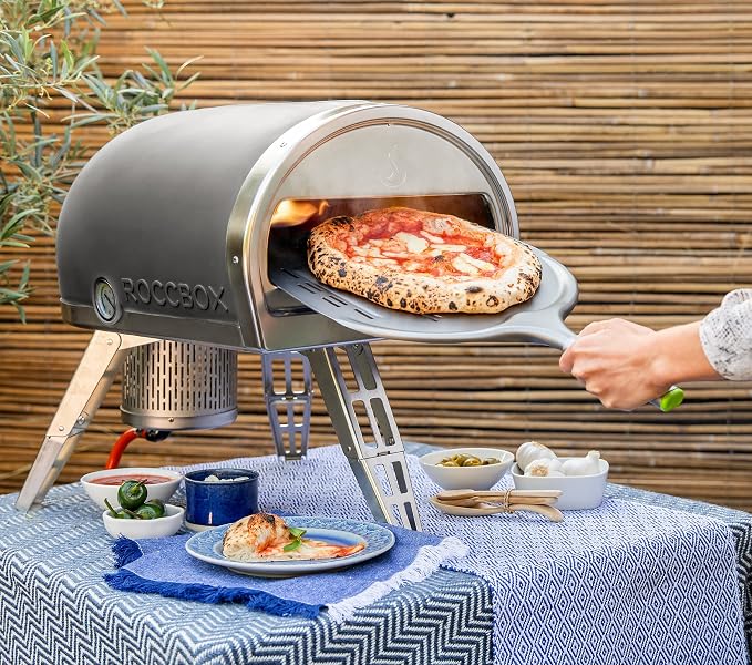 Forno portatile da esterno per pizza ROCCBOX di Gozney – Alimentato a gas,  forno da esterno per pizza fuoco e pietra, con pala professionale per pizza  : Amazon.it: Giardino e giardinaggio
